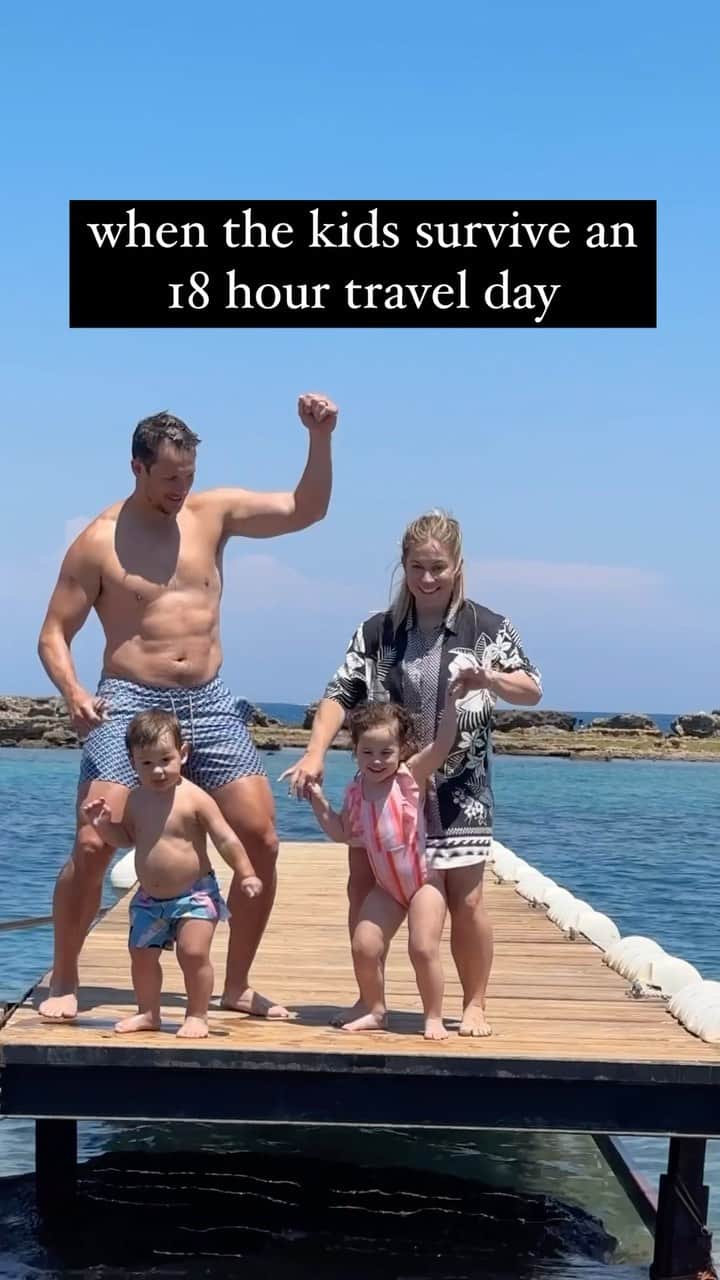 ショーン・ジョンソンのインスタグラム：「they were champs tbh @shawnjohnson #kids #parenting #travel #greece」