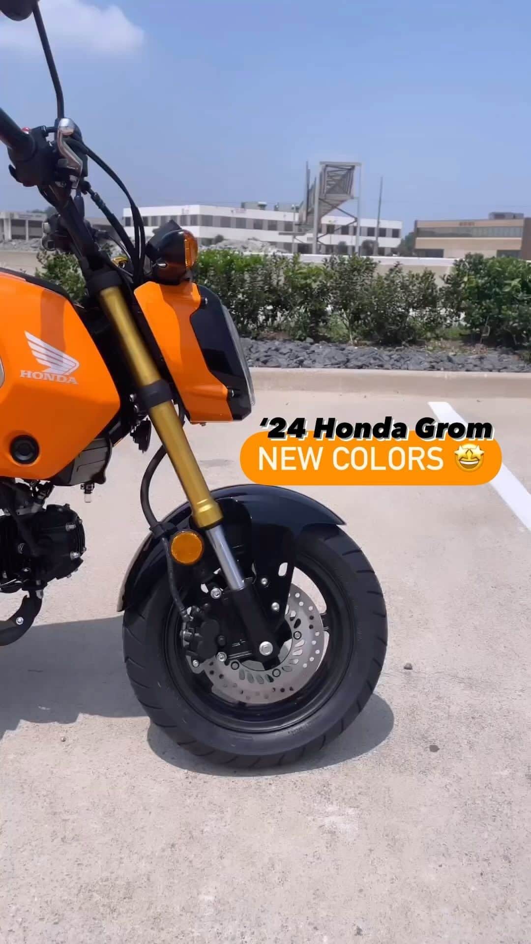 のインスタグラム：「Drop an emoji with your favorite 2024 Grom colorway 🗣️⬇️   Shoutout to @dallashonda for the video of their new arrivals! #HondaGrom #miniMOTO #BetterOnAHonda」