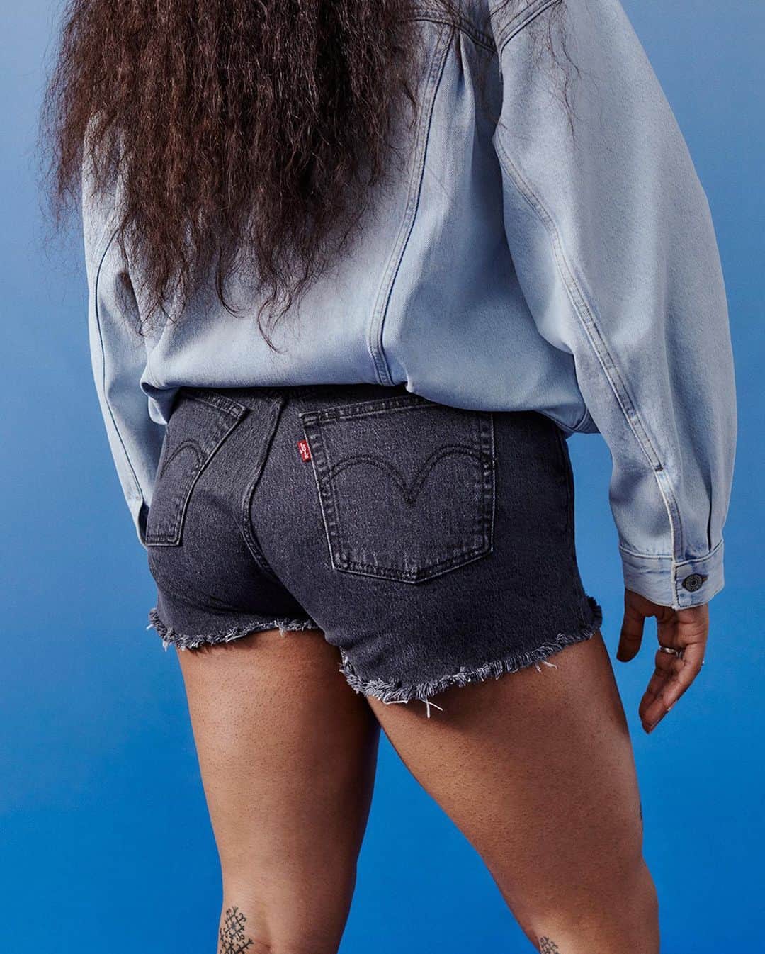 Levi’sさんのインスタグラム写真 - (Levi’sInstagram)「These icons absolutely make the cut. (See what we did there?) Shop this season’s 501® Shorts at the link in bio and stories. #150YearsOf501」6月17日 2時19分 - levis