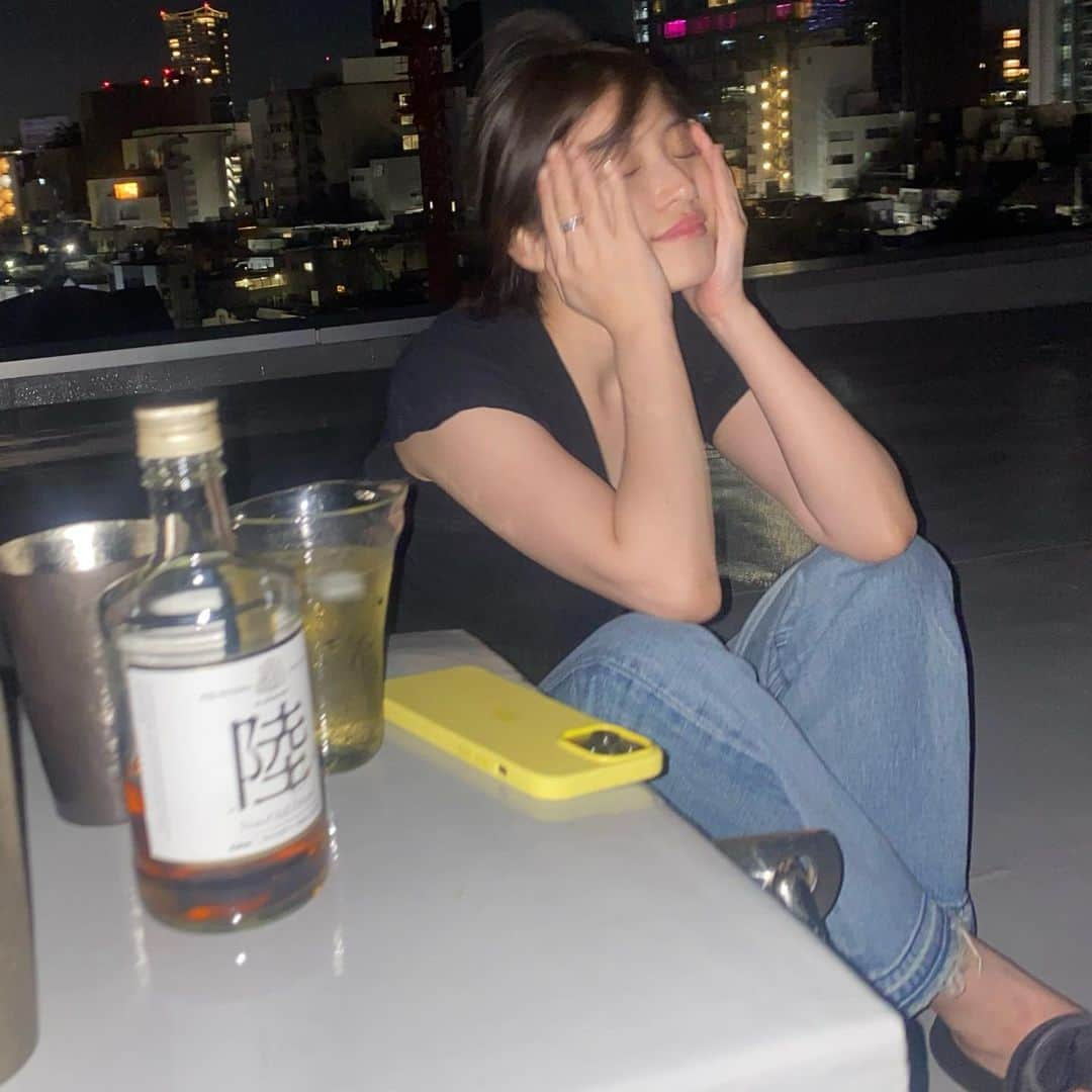 今田美桜さんのインスタグラム写真 - (今田美桜Instagram)「父の日に陸を送りました👨🏻🥃 サプライズだけどここで言っちゃう。笑 帰ったとき陸で乾杯しましょうね、父🫶🏻  そして父の日の明日はラストマン、 最終章突入です☺︎」6月17日 13時16分 - imada_mio