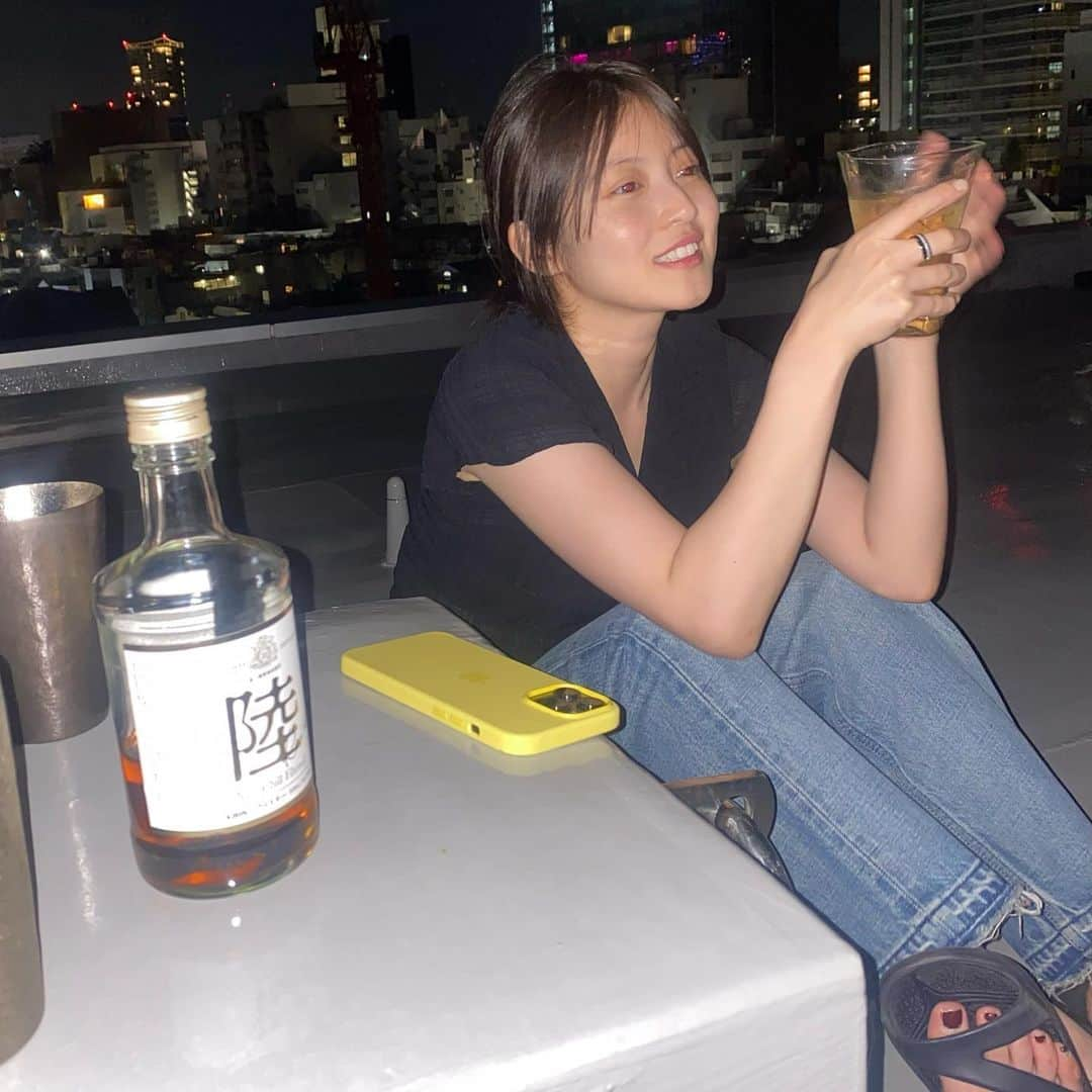 今田美桜さんのインスタグラム写真 - (今田美桜Instagram)「父の日に陸を送りました👨🏻🥃 サプライズだけどここで言っちゃう。笑 帰ったとき陸で乾杯しましょうね、父🫶🏻  そして父の日の明日はラストマン、 最終章突入です☺︎」6月17日 13時16分 - imada_mio