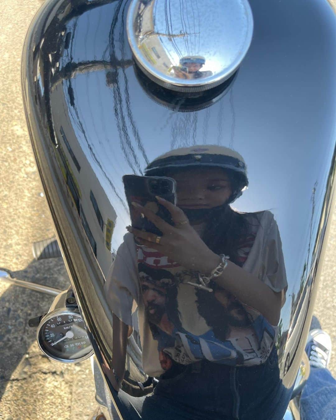 仲本莉絵瑠のインスタグラム：「バイク日和！と言いたいところですが今年一度も乗っていません。」