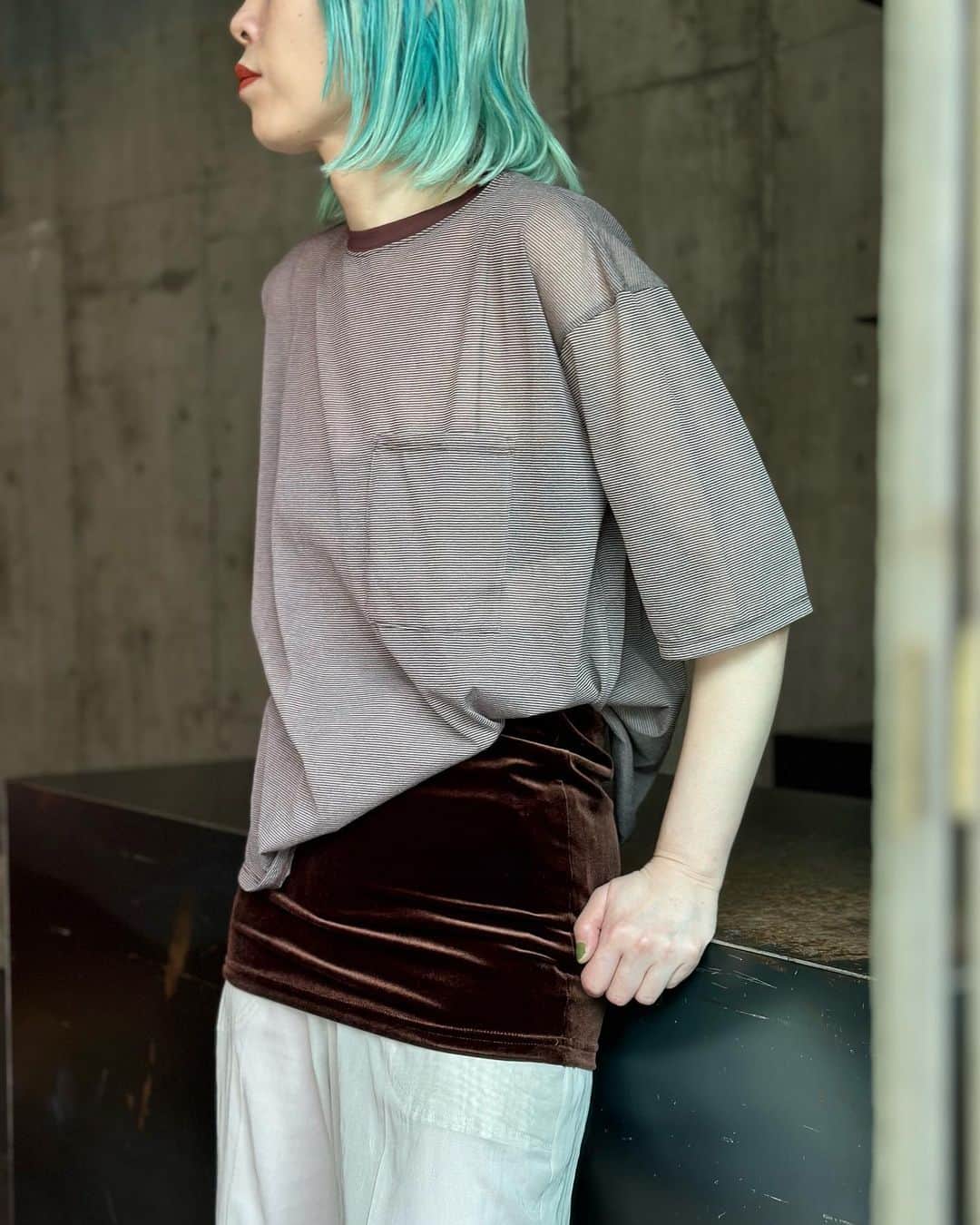 6(ROKU) OFFICIALさんのインスタグラム写真 - (6(ROKU) OFFICIALInstagram)「-  6 cotton nylon mijin border T-shirt ¥11,550- tax in  @by_simonewild mini skirt ¥26,500- tax in  6 cotton suke pants ¥24,200- tax in  OE clear harako sandals ¥38,500- tax in  #roku #simonewild #by_simonewild  #oe #OE」6月17日 12時40分 - 6______roku
