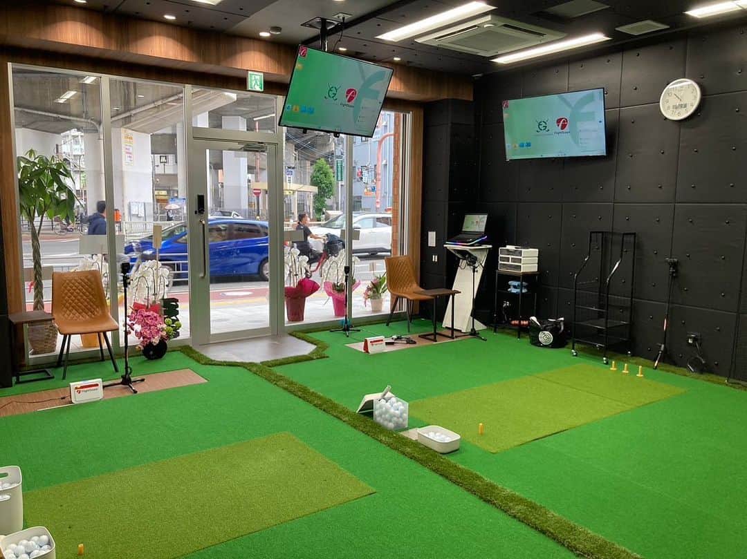 どさけんさんのインスタグラム写真 - (どさけんInstagram)「私の従兄弟が大阪にゴルフスタジオをオープンしました！  お近くの方は行ってやってくれたら嬉しいです！  https://coubic.com/freedomgolfstudio   #フリーダムゴルフスタジオ」6月17日 12時58分 - dosaken101