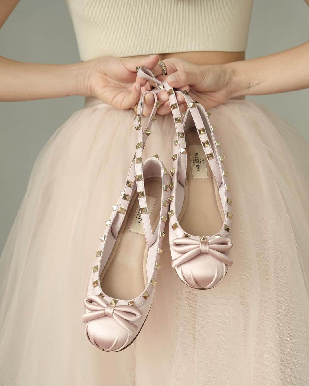 アン・カーティスさんのインスタグラム写真 - (アン・カーティスInstagram)「In my ballerina era 🩰 @maisonvalentino #rockstud #valentinogaravani」6月17日 12時59分 - annecurtissmith