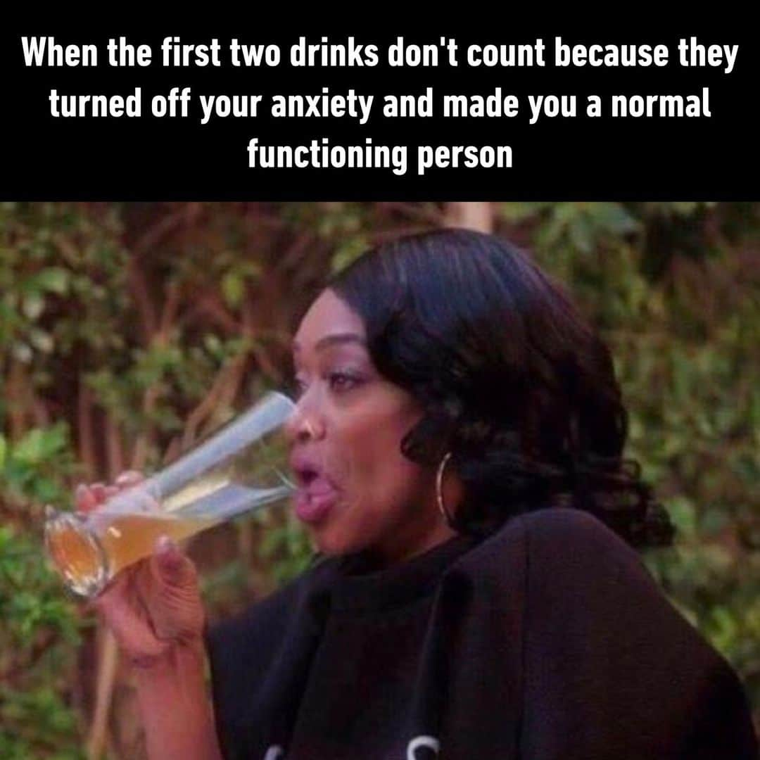 9GAGさんのインスタグラム写真 - (9GAGInstagram)「just warming up - #drinks #alcohol #anxiety #memes #9gag」6月17日 13時00分 - 9gag