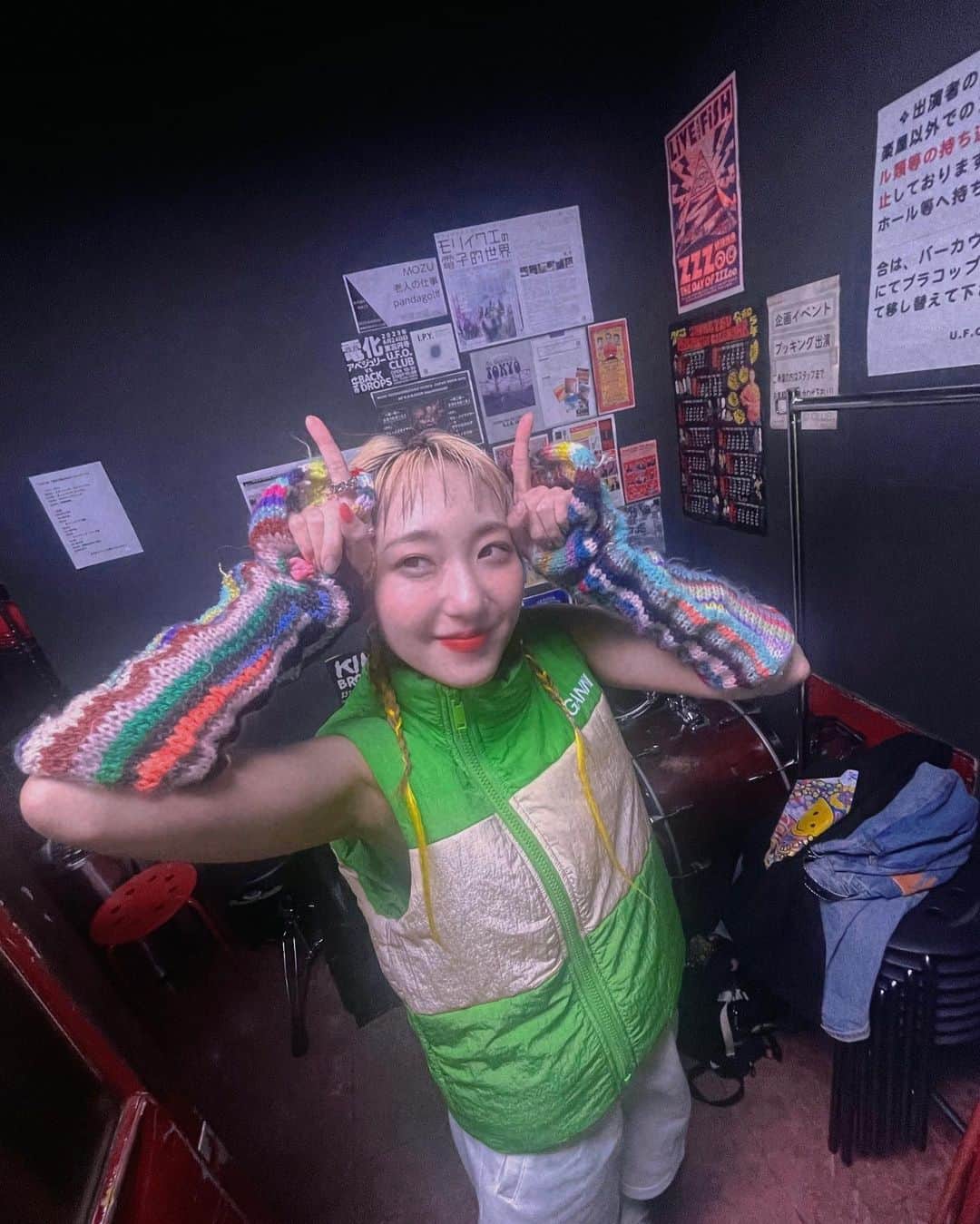 あっこのインスタグラム：「2023.6.16.高円寺UFO CLUB DJ SET @sp.monk   1.超自由 2.GRRRLISM 3.神器dig it 4.その1万で 5.ハゲ 6.お兄ちゃん 7.谷原 8.脱ヲタ 9.GANANIKA 10.POWER SPOT 11.余裕  わたしの故郷！価値観の半分はここで培った！ちょっとたのしすぎてUFO CLUBってやっぱすげえ箱なんだな〜と再確認🔥あっこゴリラは激レアセトリかちこみました🫶スギムさん高木完さんUFOCLUB来てくれたみんなありがとう！また #powerspot で🤝🌠  NEXT 🌠6/25 川崎 ※フリーライブ 🌠6/30 下北沢BASEMENT BAR ※BAND  🌠7/7 渋谷duo ※深夜 🌠7/8 吉祥寺WARP 🌠7/28 FUJI ROCK FESTIVAL '23 ※BAND  🐳⭐︎ 絶対きてほしいTOUR ▶︎8/12(土)大阪 南堀江qupe op 18:00／st 18:30 adv ¥3500+1d／door ¥4000+1d GUEST／COMING SOON ※BAND SET  ▶︎8/18(金)代官山 晴れたら空に豆まいて op 19:00／st 19:30 adv ¥3500+1d／door ¥4000+1d GUEST／COMING SOON ※BAND & DJ  SET  ▶︎8/19(土)名古屋 今池GROW 「MIDSOMMAR!!」 op 17:00 st 17:30 adv ¥3,500／door ¥4,000 ※DJ SET  各チケット 🎫agdokuritsu2@gmail.com までお名前/日程/人数   #ufoclub #高円寺 #akkogorilla #rapper #japan」