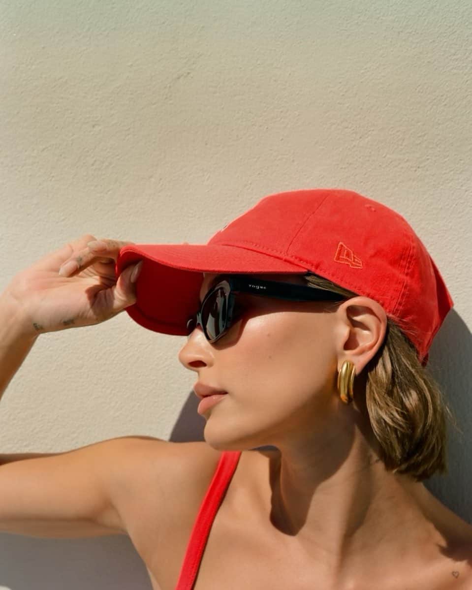 ハイレイ・ロード・ボールドウィンのインスタグラム：「🤍 @vogueeyewear #HaileyBieberXVogueEyewear」