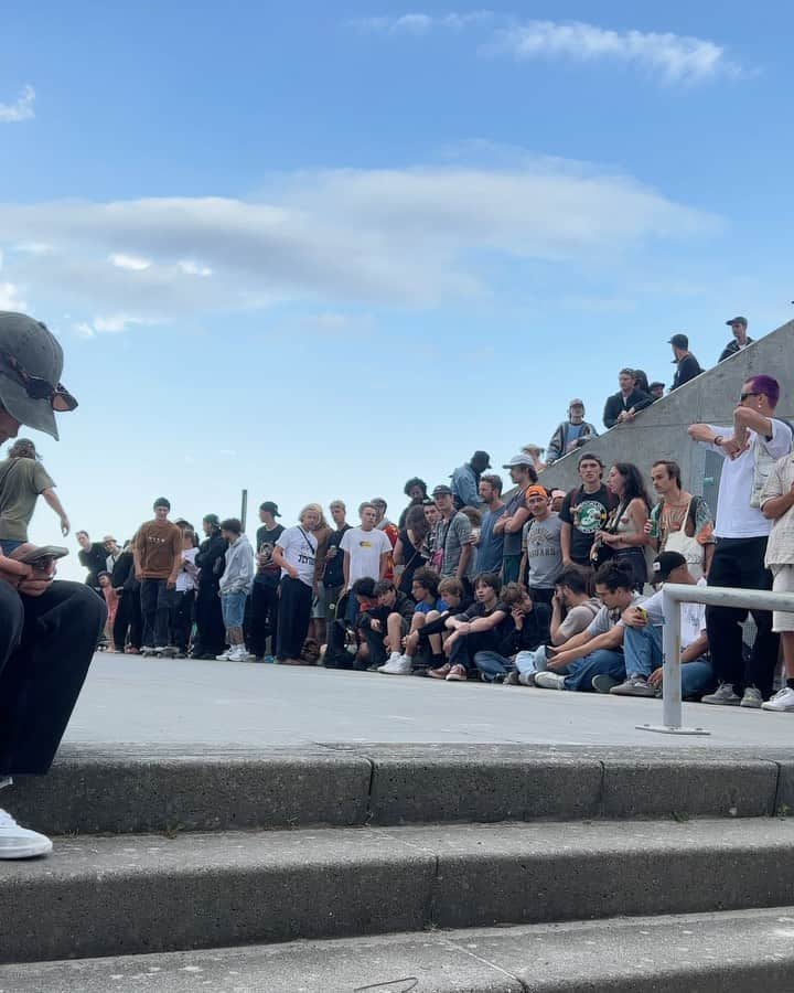 カルロス・リベイロのインスタグラム：「Dream week skating around with all the homies in CPH! ❤️ rail clips filmed by my dawg @dylanjaeb 👊🏽」
