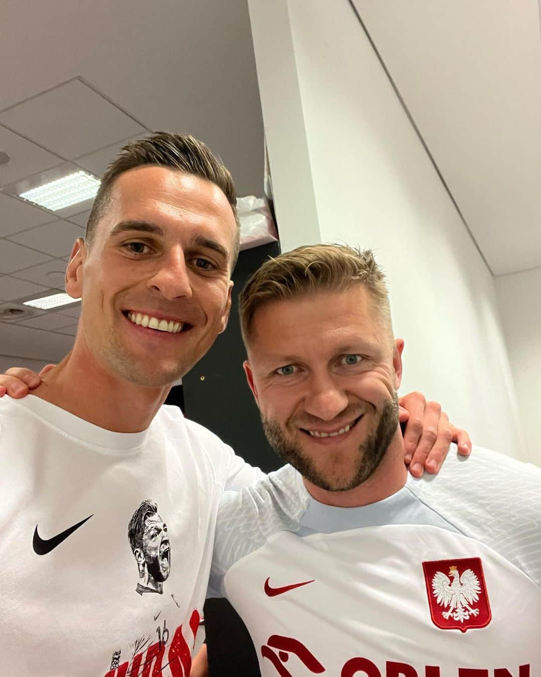 アルカディウシュ・ミリクのインスタグラム：「@kuba.blaszczykowski to był zaszczyt dzielić z tobą szatnie 🇵🇱  Wszystkiego Dobrego ❤️」