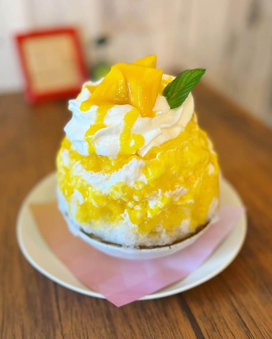 白河雪菜のインスタグラム：「2回目の#sakuraかき氷工房 さん☺︎  マンゴーヨーグルト🍧 生メロンミルク🍧 桃ミルク🍧ヨーグルトエスプーマとミルクシロップは別添え  ぜんぶ…おいしい♡ サイズ感もちょうどよくて、濃いのに重くないからたぶん2個は余裕でいける！ お食事系も今度挑戦してみたいなー  削るところ見せてもらっていろいろお話も聞かせてもらいました☺︎ 勉強になったー！  #かき氷 #群馬かき氷 #かき氷巡り  #かきごおりすと #かきごーらー #かき氷好きと繋がりたい」