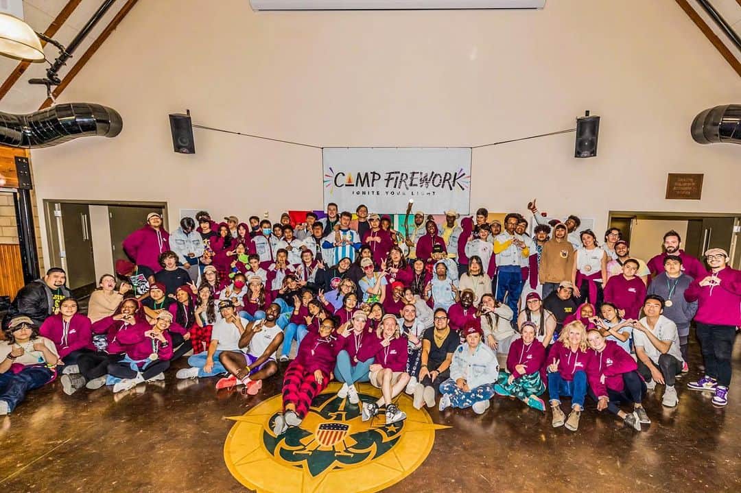 ケイティ・ペリーのインスタグラム：「One of my greatest passions is the ability to pay music forward through my arts based foundation  @fireworkfoundation! Was amazing to be with so many young people and see their spark ignite at camp earlier this month ✨♥️  Remember, you just gotta ignite the light 🎆   #FireworkFriday」