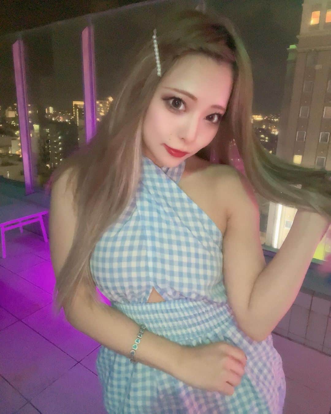 ありえのインスタグラム：「💙💖💙💖💙 : : : すやり ( ¯꒳​¯ )ᐝ  #バーレスク大阪 #バーレスク東京 #バーレスク大阪ありえ #北新地 #インスタ映え #ホスト  #韓国メイク  #童顔女子  #実物とは異なります  #コスプレ #バニー  #burlesqueosaka  #burlesquetokyo  #SnowMan」
