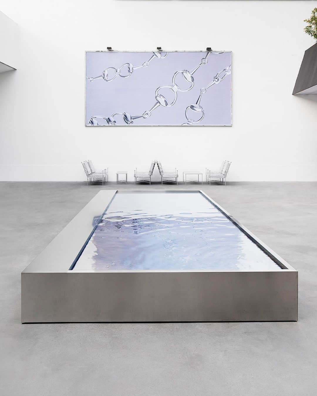 グッチのインスタグラム：「The iconic Horsebit Loafer is reinterpreted by artists from around the world including Harry Nuriev from Crosby Studios, who created a conceptual space within the House’s temporary exhibition taking place at Spazio Maiocchi in Milan.  June 17-18 from 10 a.m. to 6 p.m.   Discover more at link in bio.   #GucciHorsebit #HarryNuriev #MFW」