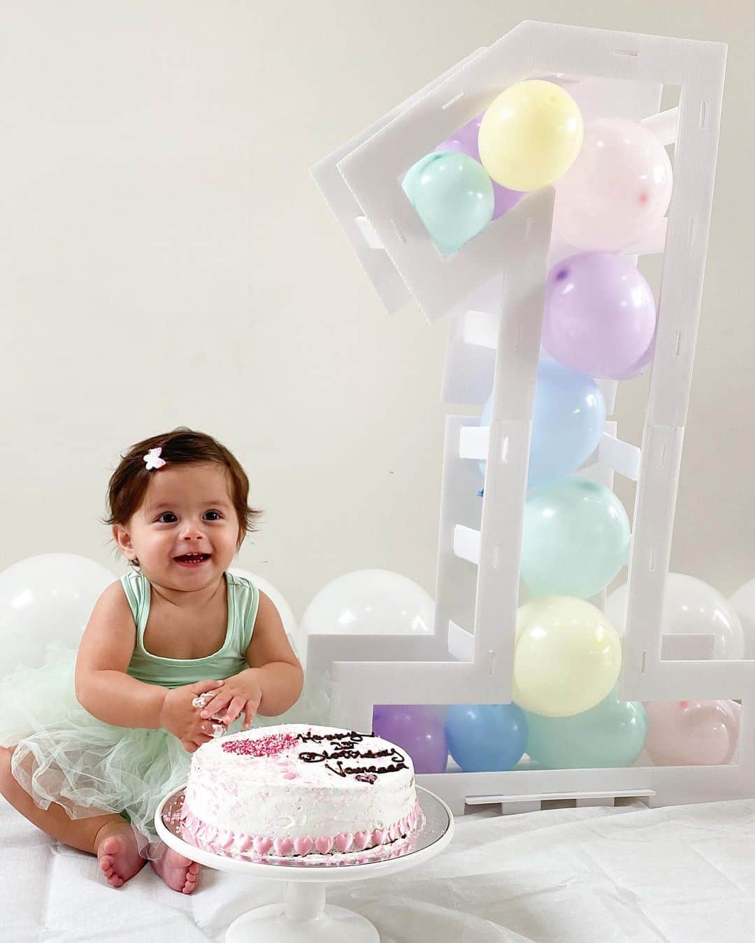 ムスタファ・アミニのインスタグラム：「Happy 1st birthday my beautiful girl who everyone calls a handsome boy. We all love you so much. Thanks for bringing so much laughter and joy ❤️」