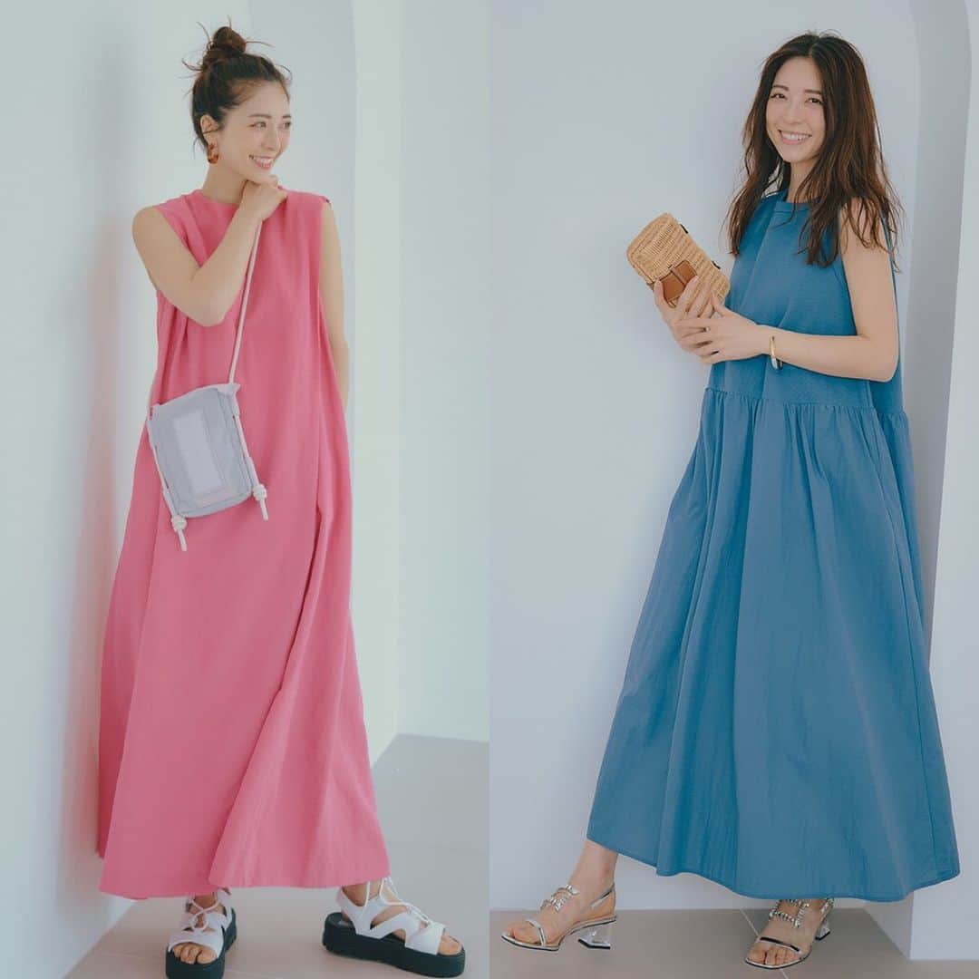 のインスタグラム：「【 夏ワンピ今すぐ着たい！と 思った方はコメントに💙ください！】 保存しておくとwishlistとして後から見返せます！  6月17日（土） 今日は夏日の土曜日！ こんな日は、サラッと気持ちよく、 1枚でコーデが決まる夏ワンピ一択！  今月号のSTORY SHOPでは、  普段使いにもリゾートにも、 即オシャレになれる、カラーワンピースをご紹介！👗✨ @storyshop_love40   🔹右👗🔹 無造作にバッグインしてもシワが気にならない！ STYLEMIXERの異素材MIXブルーワンピ  トップス部分はリブカットソー、 スカート部分はナイロン素材のドッキングワンピ。 スカートには裏地を装着し、 マシンウォッシャブルなのもうれしい！  ブルーでもくすんだニュアンス感ある色だから、 なかなか色物に挑戦できない40代にこそおすすめ。 バッグやサンダルでリゾート気分を後押しします🏝️  ワンピース [サイズM]¥7,700(STYLEMIXER) バッグ¥ 8,990 (MANGO/ロコンド) サンダル¥21,890(STACCATO)  バングル(スタイリスト私物)   🔹左👗🔹 ドライタッチ&通気性抜群！リゾートでも快適に過ごせる N.O.R.Cの ピンクワンピース  レーヨンの光沢感とリネンの清涼感がMIXされた 夏にぴったりのロングワンピ。裏地には吸水速乾を採用し 真夏の汗も肌にまとわりつくことなくノーストレス。   歩くたび揺れる生地感たっぷりワンピは リゾートでも街でも視線釘付け。 肩のタックは腕を程よく華奢見えに。   ワンピース[サイズ2]¥ 29,700( N.O.R.C/クロス プラス) バッグ¥6,050 (ハンター/ハンタージ ャパン カスタマーサービス) サンダル¥10,450 (PUMA/atmos pink flags hip Harajuku)  ※詳細はSTORY 7月号P187をご覧くださいませ。  #ワンピース #ワンピースコーデ #大人ワンピース #夏コーデ #40代ファッション #40代コーデ #ママファッション #大人カジュアル #50代ファッション #50代コーデ #トレンドコーデ #大人ファッション   撮影／川﨑一貴(MOUSTACHE) 　モデル／西山真以(身長:166cm) 　ヘア・メーク／森 ユキオ (ROI) 　スタイリスト／MaiKo yoshida 　取材／澁谷真紀子」