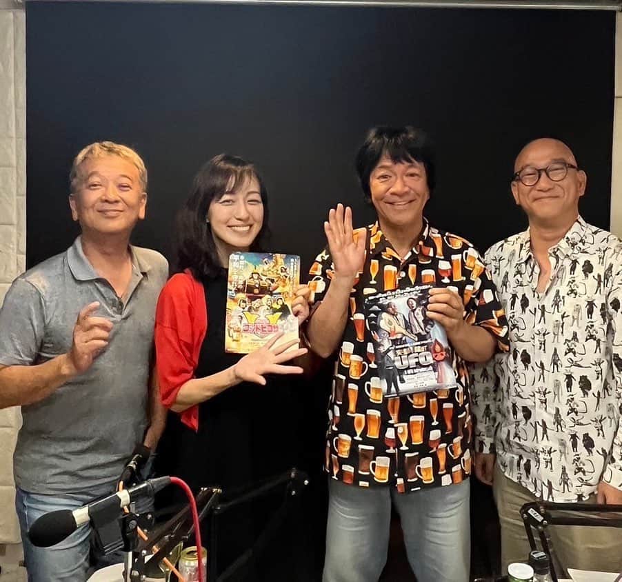のインスタグラム：「昨日は #TokyoStarRadio #おめおじゃ 7月分の収録でした。 ゲストには #河崎実 監督をお迎え！私が18年前に出演させて頂いた映画 #かにゴールキーパー 以来の再会でした。 監督は全然お変わりなくお元気で。様々なお話を伺えてとっても楽しい時間でした。是非お楽しみください·͜· ︎︎ 木曜日23:00放送です。  舞台が閉幕した翌朝から、声が枯れました。聴き慣れない声かもしれませんが…おめおじゃリスナーの皆さま7月も宜しくお願いいたします！   #NewJack拓郎 さん  #ヲタクの山ちゃん  #及川奈央」