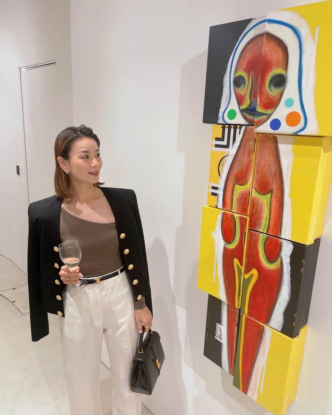 のインスタグラム：「I had the chance to attend the  reception party celebrating the exhibition of renowned Japanese contemporary artist, Mr. Izumi Kato, being held at Onitsuka Tiger's flagship store on Regent Street.  コンテンポラリーアート業界で活躍されている加藤泉さんの展示会がRegent Streetにあるオニツカタイガー旗艦店で開催されるということで、そのレセプションパーティーにお邪魔しました。  子育てを一瞬忘れて、素晴らしいアートの世界に浸る贅沢なひと時✨ @megumitakeyama の美味しい和食ケータリングにも癒されました😋 #london #londonlife #加藤泉 #コンテンポラリーアート #art #onitsukatiger」