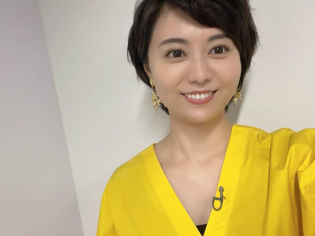 瀧口友里奈さんのインスタグラム写真 - (瀧口友里奈Instagram)「【NewsPicks “New Session”収録🎥】 おはようございます！ 今週も盛りだくさんでした☺️  Newspicks番組 “New Session”に初めてお声がけいただき、司会＆モデレーターを務めて参りました✨  データ（特に、人流データと位置データ）を活用して、 地球の未来のためにどう変革できるかを議論する番組🌎  株式会社圓窓代表取締役で テクノロジー啓蒙や人材育成に注力されている　澤円(さわ まどか)さん、  政治を若者にわかりやすく伝えるメディアを運営する 株式会社POTETO Media代表　古井康介さんをコメンテーターにお迎え😊  スタートアップから4名に登場いただき、皆さんに変革のアイディアをプレゼンしていただきました！  •カーステイ株式会社 CEO宮下晃樹さん ・scheme verge株式会社 代表取締役CEO 嶂南達貴さん ・株式会社プラゴ 執行役員 事業開発管掌 井上修志さん ・株式会社ユーグレナ3 代目 CFO・最高未来責任者　渡部翠さん  皆さん素敵なプレゼンをどうもありがとうございました✨  番組の中では、澤さん古井さんから、それぞれの方のプレゼンのブラッシュアップのためのフィードバックもいただき、私も勉強になる素晴らしい内容でした👏🏻  今回の企画、大成功だったので、もしかしたら今後の展開も、、⁉️と聞いています。 　　 デジタル地図事業を行うジオテクノロジーズとのコラボ企画。  こういった協創のプラットフォームになれるのはメディアの仕事の醍醐味なので、嬉しいです！  配信開始は7/18（火）。 NewsPicksアプリやYouTubeで観ていただける予定ですのでぜひです！」6月17日 9時17分 - yurinatakiguchi