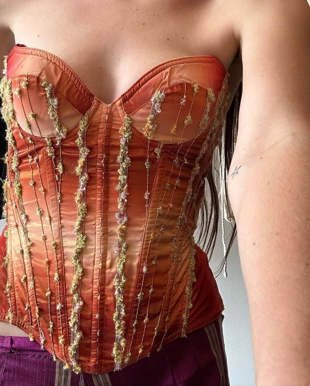 スカウト・ラルー・ウィリスのインスタグラム：「TOMORROW!  KNITWEAR AND LINGERIE !!!  MUSIC and OYSTERS!!!!!  DON’T MISS THIS GORGEOUS FESTIVAL OF SENSUAL DELIGHTS!  4-8 pm at @leboudoirlosangeles  in Echo park!」