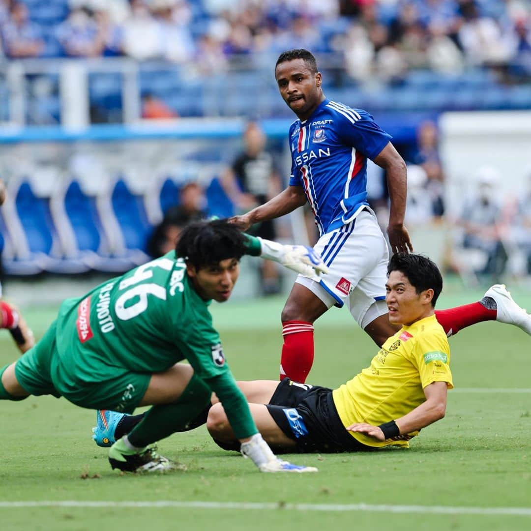 横浜F・マリノスさんのインスタグラム写真 - (横浜F・マリノスInstagram)「Elber gives us lift-off🫶⚽️ #fmarinos #Ｊリーグ #エウベル」6月17日 10時12分 - yokohamaf.marinos