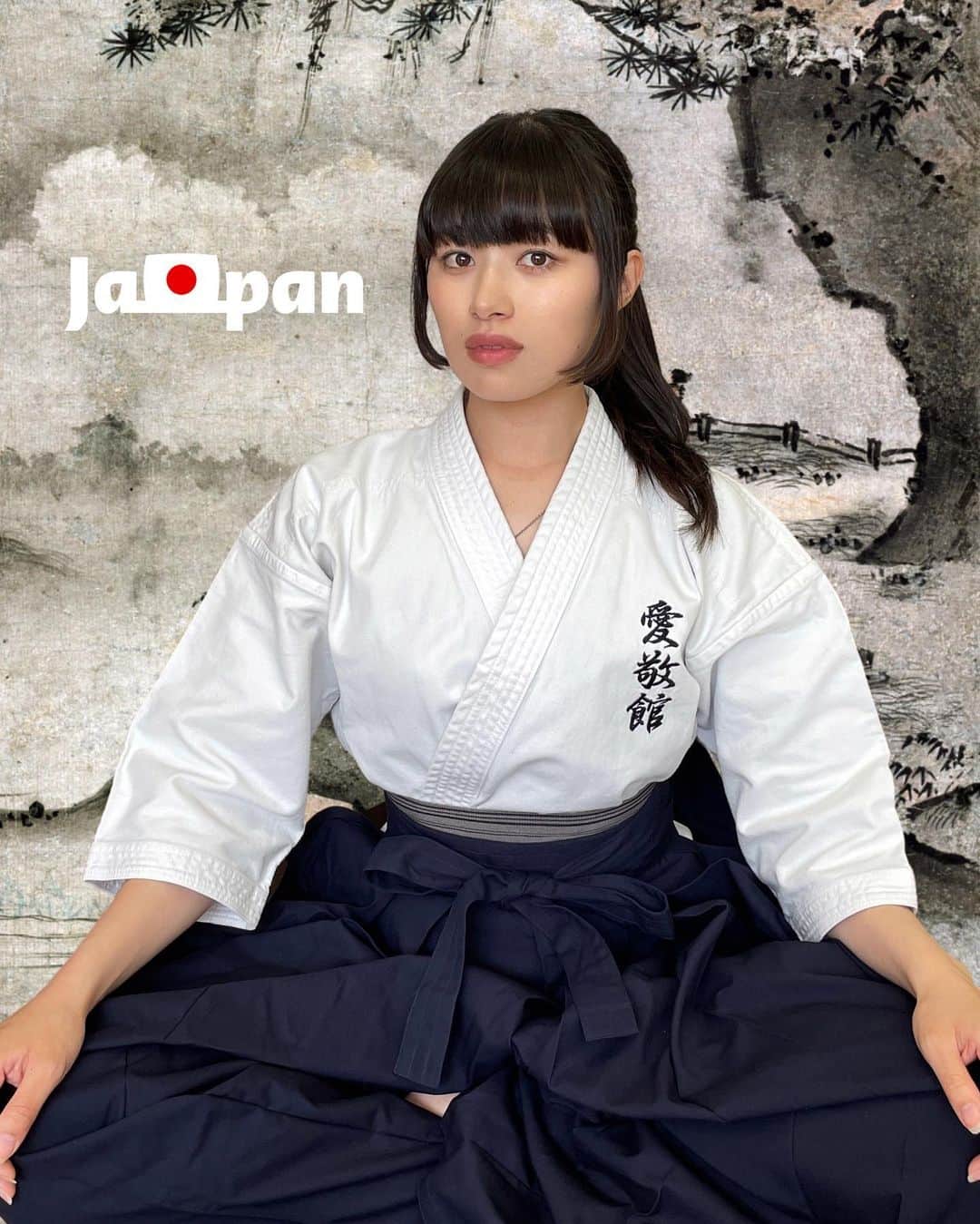 のインスタグラム：「SAMURAI GIRL🇯🇵  #action#actress#japan#japanese #karate#kyokushin#kyokushinkarate#blackbelt#アクション#アクション女優#空手#極真空手#黒帯#武打#動作片#動作演員#女演員#액션#가라테#액션영화#일본#karatekid#karatelife#karatê#karaté#karatetraining#karatelove#karategirl#karateka#streetfighter」