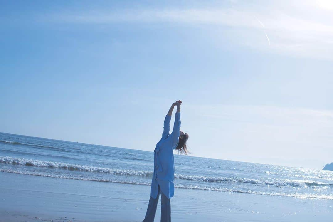 瀧澤彩夏さんのインスタグラム写真 - (瀧澤彩夏Instagram)「もうすぐ夏が来るよ🌻  📸 @session_mahoraworld   #smmer #photography #camera #江ノ島 #海 #海に溶ける」6月17日 11時04分 - bono_murabito