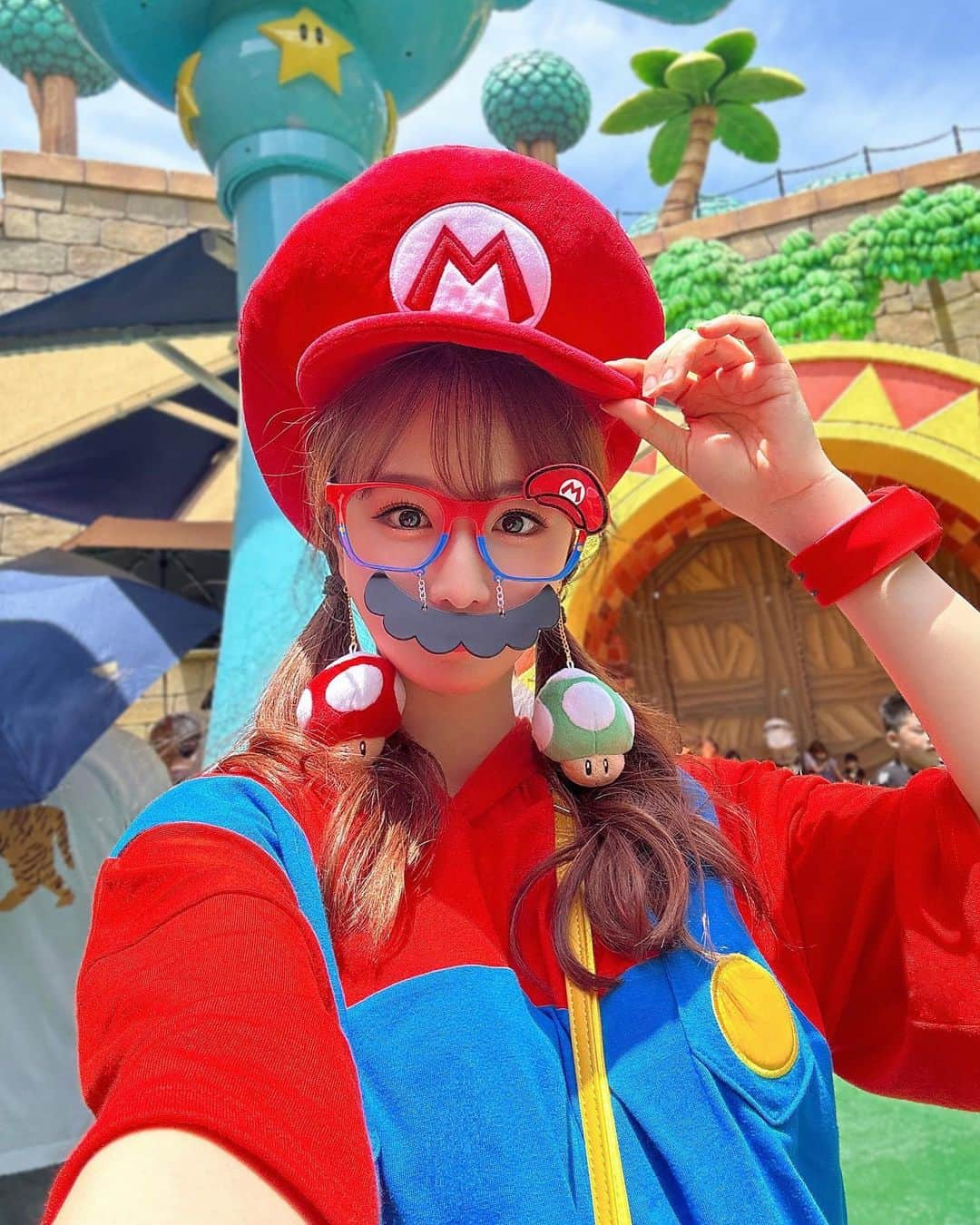 Sarraのインスタグラム：「Super Mario World at ＵＳＪ⭐️🍄❤️💚 最後はMarioがハリポタの世界へ🧹📸 . . . . #ユニバーサルスタジオジャパン#ユニバーサル#ユニバーサルスタジオ#任天堂#スーパーニンテンドーワールド#ニンテンドー#マリオブラザーズ#ニンテンドースイッチ#スーパーマリオ#スーパーマリオブラザーズ#マリオ#ルイージ#ユニバ#ユニバコーデ#マリオワールド#ハリーポッター#大阪#usj#universalstudiosjapan#universalstudios#supernintendoworld#supernintendo#nintendo#supermario#supermariobrothers#supermariobros#mario#luigi#harrypotter#osaka」