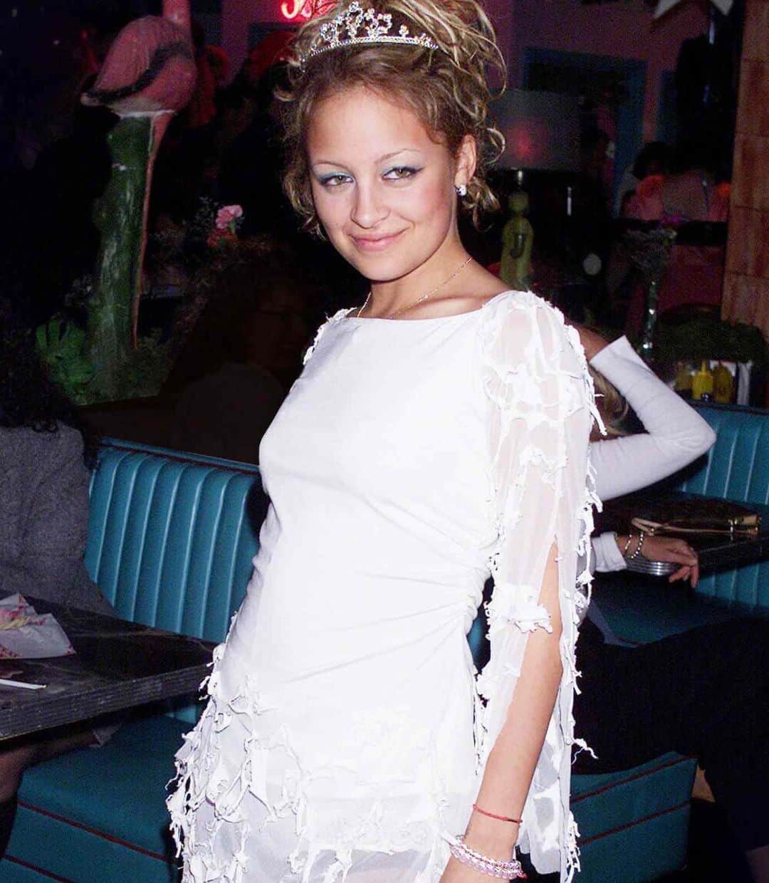 ベッツィジョンソンのインスタグラム：「White makes a statement, for any occasion. We're taking inspiration from the past and pairing it with the now, from bridal to beyond.」