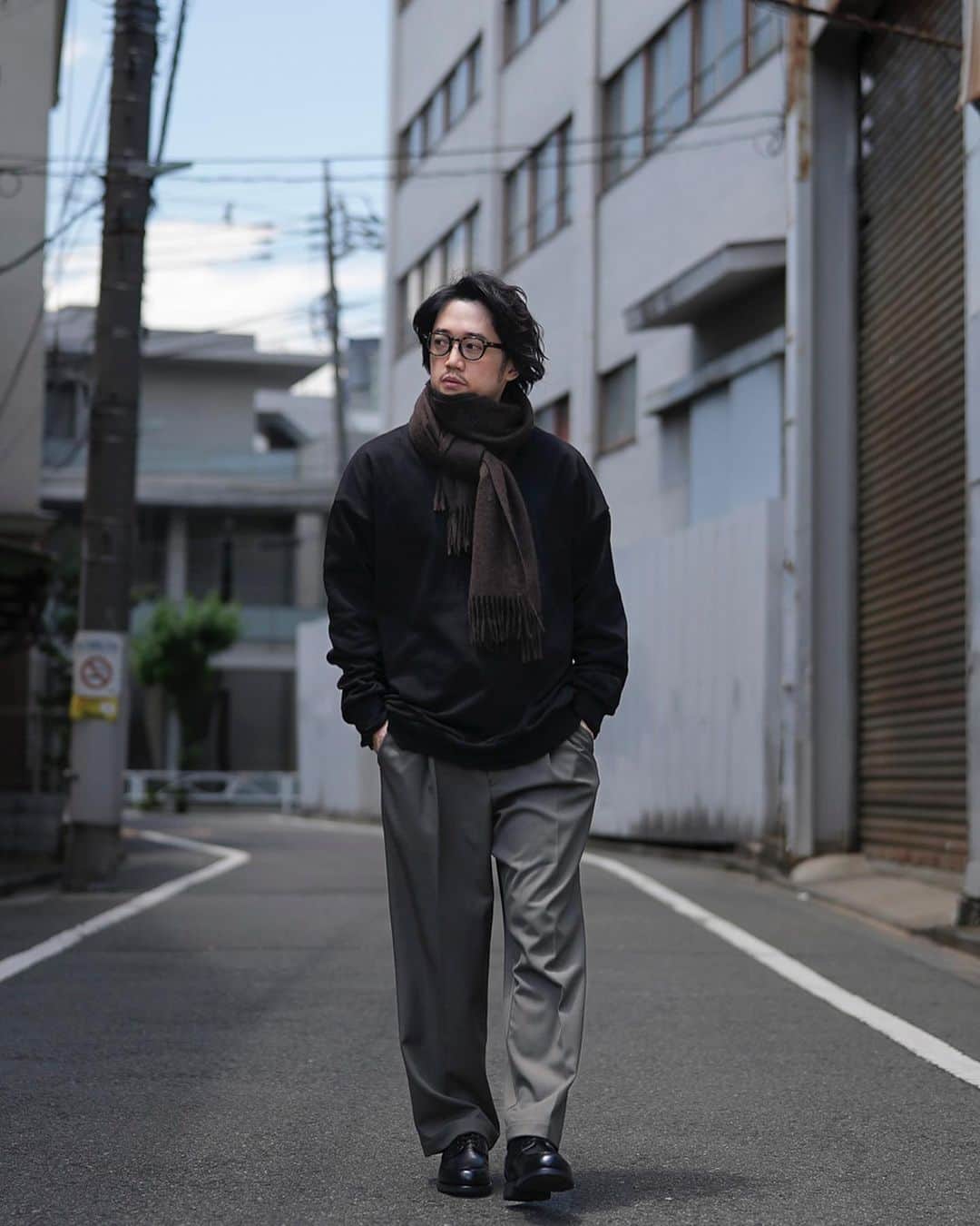 MBさんのインスタグラム写真 - (MBInstagram)「Tops:MB Vintage Sweat Bottoms:MB Standard Wide Slacks Shoes:MB Ultimate Fabric Goodyear Welted Leather Shoes by TANNERIE D'ANNONAY Stole: MBUltimate Fabric 100% Yak Stole  エルメスレザーとして知られるアノネイ。超高級素材ヤク100%。諸々良い感じに2023秋冬出来てきています。  MBアイテムストアにて順次公開していきます。」6月17日 22時33分 - mb_knowermag