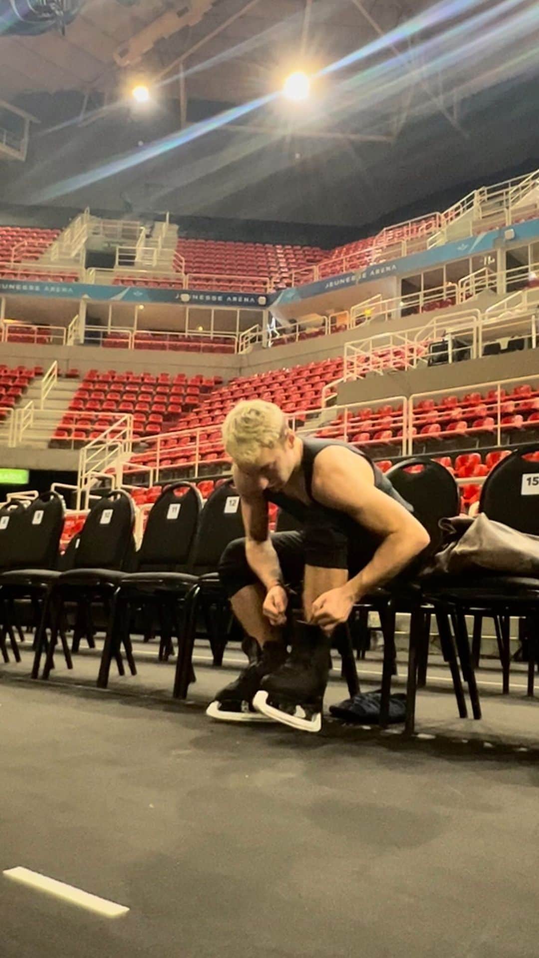 jotipolizoakisのインスタグラム：「ready for a full weekend of shows performing here in rio! 🕺🏽i am so excited to be here!!」