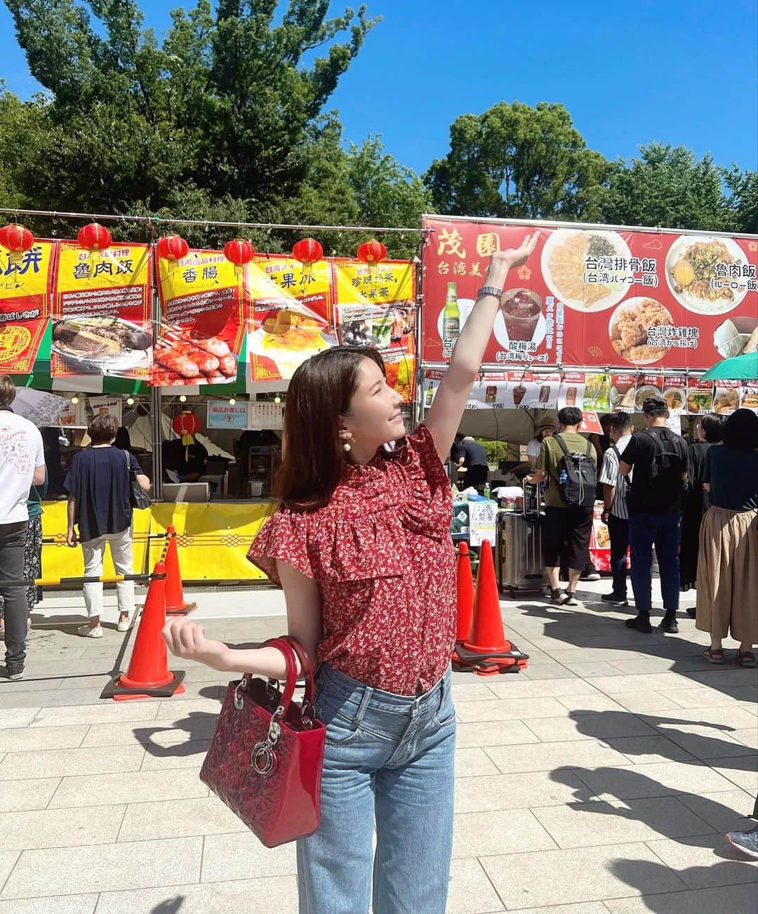 亜里沙さんのインスタグラム写真 - (亜里沙Instagram)「Taiwan Festival🇹🇼 at 上野❤️‍🔥 昨天跟住東京的台灣朋友Yobi一起去上野的台灣祭〜✨ 我感覺到很多日本人喜歡台灣💘 吃到最喜歡的蔥抓餅非常開心！😍😆🤣 我們一起拍的影片期待一下喔🫶  ーーー  昨日は台湾の友達Yobiちゃんと一緒に 上野の台湾祭りに行ってきました。 （昨年は東京タワーの台湾祭へ行った！  久しぶりに台湾料理を食べられて嬉しかったのと、 台湾好きの日本人がたくさんいる事を 感じられたのも嬉しかった〜🫶✨  昨年に引き続きYTの動画も撮りました☺️ 台湾祭は18日まで。 なかなかコアな台湾料理も食べられるよ👏 やっぱり茶色い食べ物は美味しいね👍🏻👍🏻笑」6月17日 22時36分 - alisa_0302