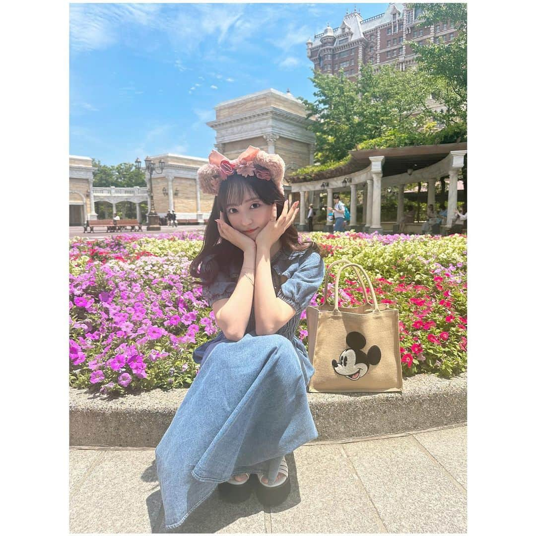 日比野芽奈さんのインスタグラム写真 - (日比野芽奈Instagram)「⸜🌷︎⸝‍ . . . WFPのお花だいすき✊🏻 . . . プレイタイムでルクソーボール になってたのがなつかしい🎾 . . . 噴水で遊ぶ子供たちが涼しそう で私も飛び込みたかった...... . . . #ディズニーシー #東京ディズニーシー #東京ディズニーリゾート #ディズニー #ディズニーリゾート #ディズニーカチューシャ #ディズニーコーデ #ディズニーグッズ #夢の国 #夢が叶う場所 #ディズニー写真部 #ディズニー写真スポット #シェリーメイ #ダッフィーフレンズ #ディズニー40周年 #ドリームゴーラウンド #tokyodisneysea #tds #tokyodisneyresort #disney #disneysea #disneystyle #disneygoods #duffyfriends #shelliemay」6月17日 21時11分 - hibino_meina