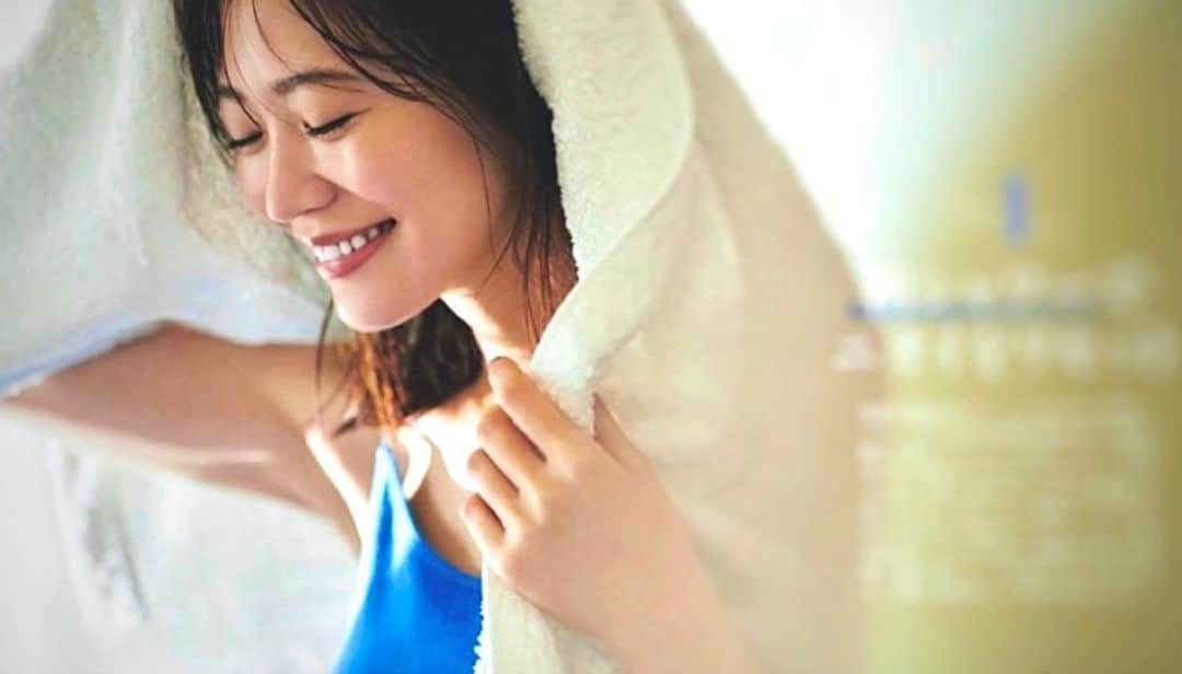 由架子 川野のインスタグラム：「@bitekigrand 夏号 好きなショット🫶  #美的グラン #美的GRAND #美肌#美髪 #ヘアケア#スキンケア」