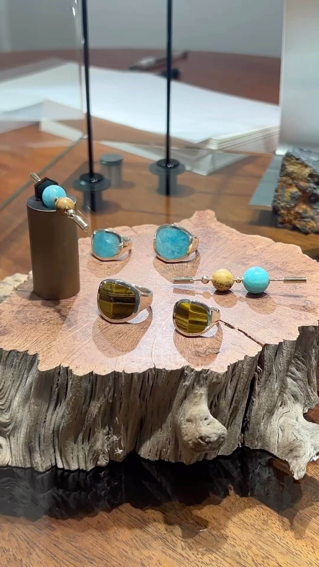 Hirotaka Jewelryのインスタグラム：「MESMERIZED  #hirotakajewelry」