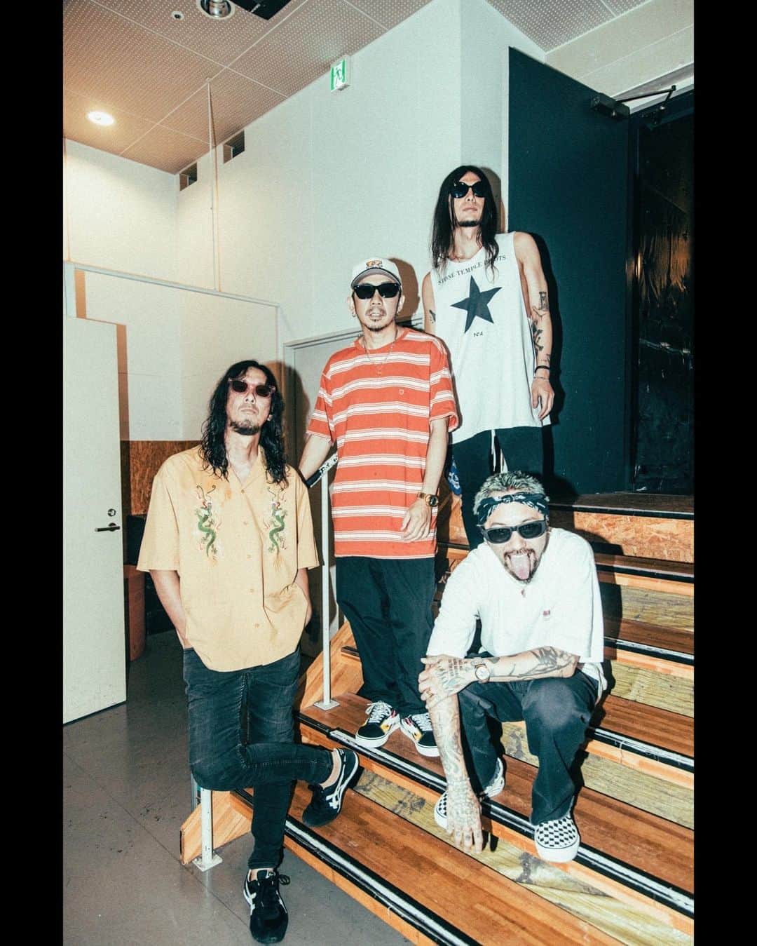 のインスタグラム：「The BONEZ 10th Anniversary Tour  "47 AREAS”(15本目) 仙台RENSA 有り難う御座いました‼︎  photo by @nekoze_photo   #thebonez10  #thebonez  #骨から気合い #HEYSMITH」