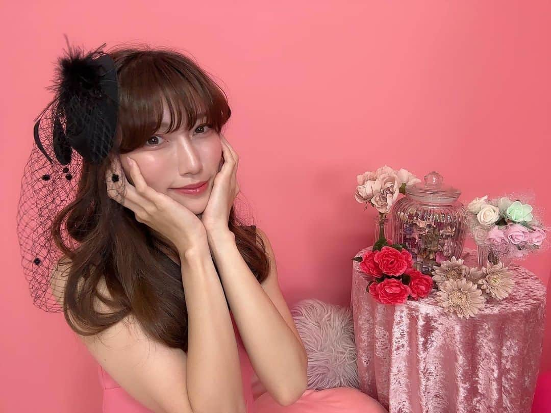 板野優花のインスタグラム：「アイドルっぽい感じでめちゃ盛れた😌💓 スタジオシューティング リニューアルして女の子ウケ！って感じの 可愛い撮影スタジオになってるから また色々撮影できるの楽しみだなぁ🥰 ・  #shadowlights撮影会 #関西撮影会 #関西撮影会モデル  #フリーモデル関西 #紫陽花 #紫陽花ポートレート  #ポートレート #ポートレートしま専科 #カメラ好きな人と繋がりたい  #ミスヤングチャンピオン2023 #フリーモデル関西  #フリーランスモデル #撮影依頼受付中 #撮影依頼募集中」