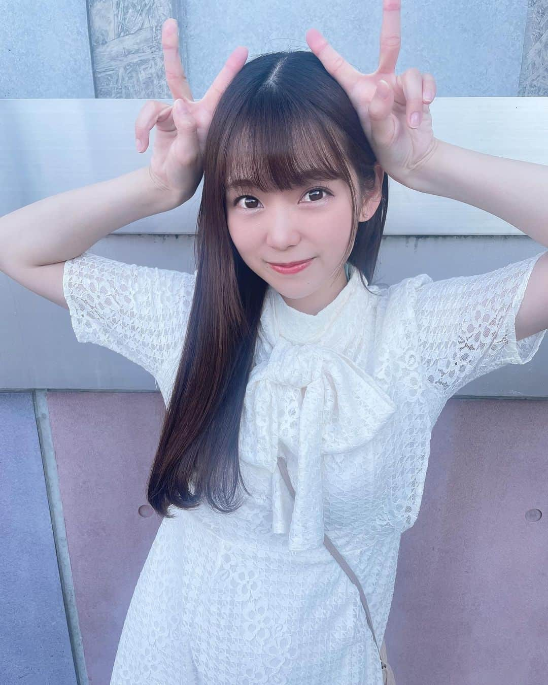 白石真菜のインスタグラム：「みゆちゃんにまつ毛パーマしてもらいましたっ！( ఠ_ఠ )💗 まつ毛上がるとテンション上がる！！！•*¨*•.¸¸♬︎  かわちい？？？👀  ♡ @lorrainebrow_ebisu   SNSで人気のパーマ専門店 ・ロレインブロウ恵比寿 ・メンズもOK ・指名制度あるけど指名料がない ・ #ロレインブロウ恵比寿 #ロレインブロウ #lorrainebrow  #まつげパーマ  #白石真菜 #しーまな」