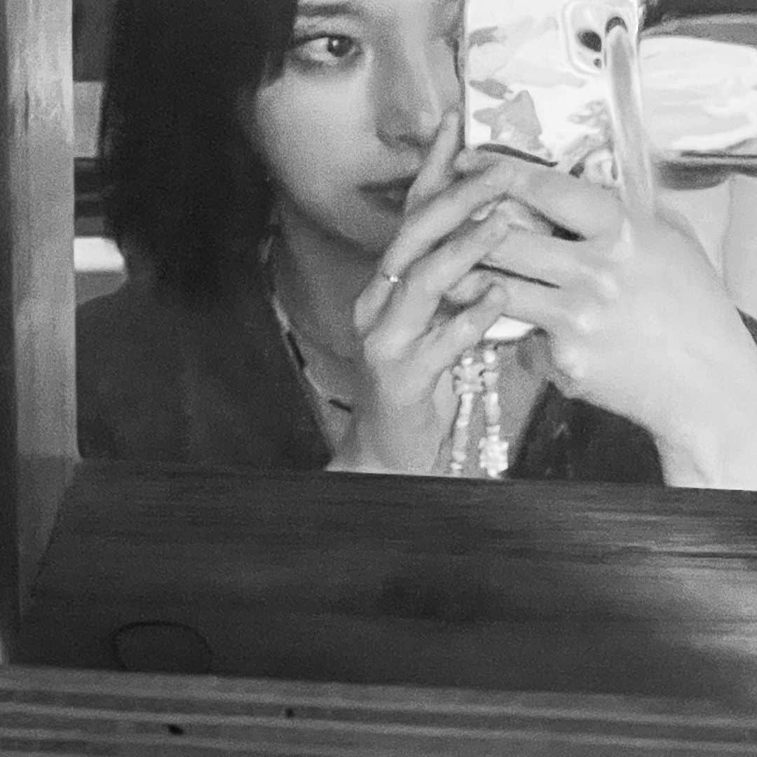 ジョンハさんのインスタグラム写真 - (ジョンハInstagram)「오늘 밤, 당신의 앞니를 똑 떼 갑니다🪽」6月17日 21時58分 - 1993kg