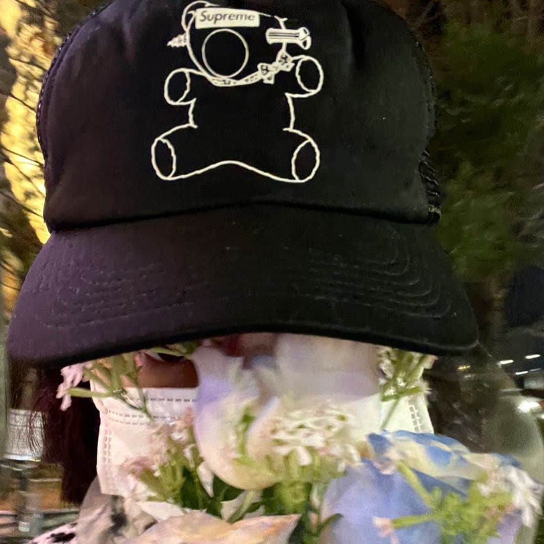 ジョンハさんのインスタグラム写真 - (ジョンハInstagram)「오늘 밤, 당신의 앞니를 똑 떼 갑니다🪽」6月17日 21時58分 - 1993kg