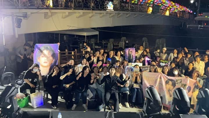 キム・ソンリのインスタグラム：「#옥천암 #호국음악회 함께해서 감사했습니다🙏 자리빛내준 학자들, 온라인으로 함께해준 학자들 모두 사랑한다!!!🤍 #ㅅㄹㅎㅈㅅㄹㅎ 🫶 (사진으로 찍히는 줄 알았던 대표님의 슬로모션🙃)」