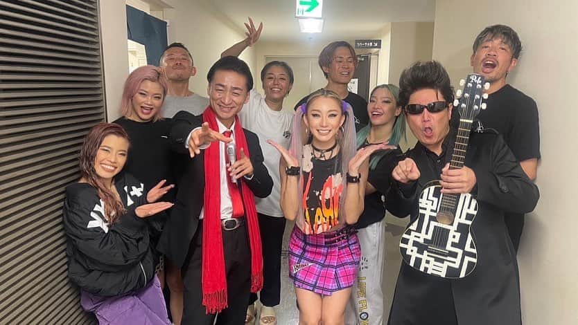 Gたかしさんのインスタグラム写真 - (GたかしInstagram)「「KODA KUMI LIVE TOUR 2023 ~angeL&monsteR~」in宇都宮でした！ご本人ではなく、ものまねでサプライズさせていただきました✨ 極上のエンターテイメントをがっつり観させていただきました‼︎ そして、会場の外で地元の二つ上の先輩で倖田來未さんともコラボしてるラッパーのブリスタさんにバッタリ‼︎(4枚目) G的にはそれがサプライズでした💦  ペレさんとオリオン通りで乾杯🍺笑  #倖田來未 さん #マネージャー #misono  さん」6月17日 22時17分 - g_takashi.kinkin