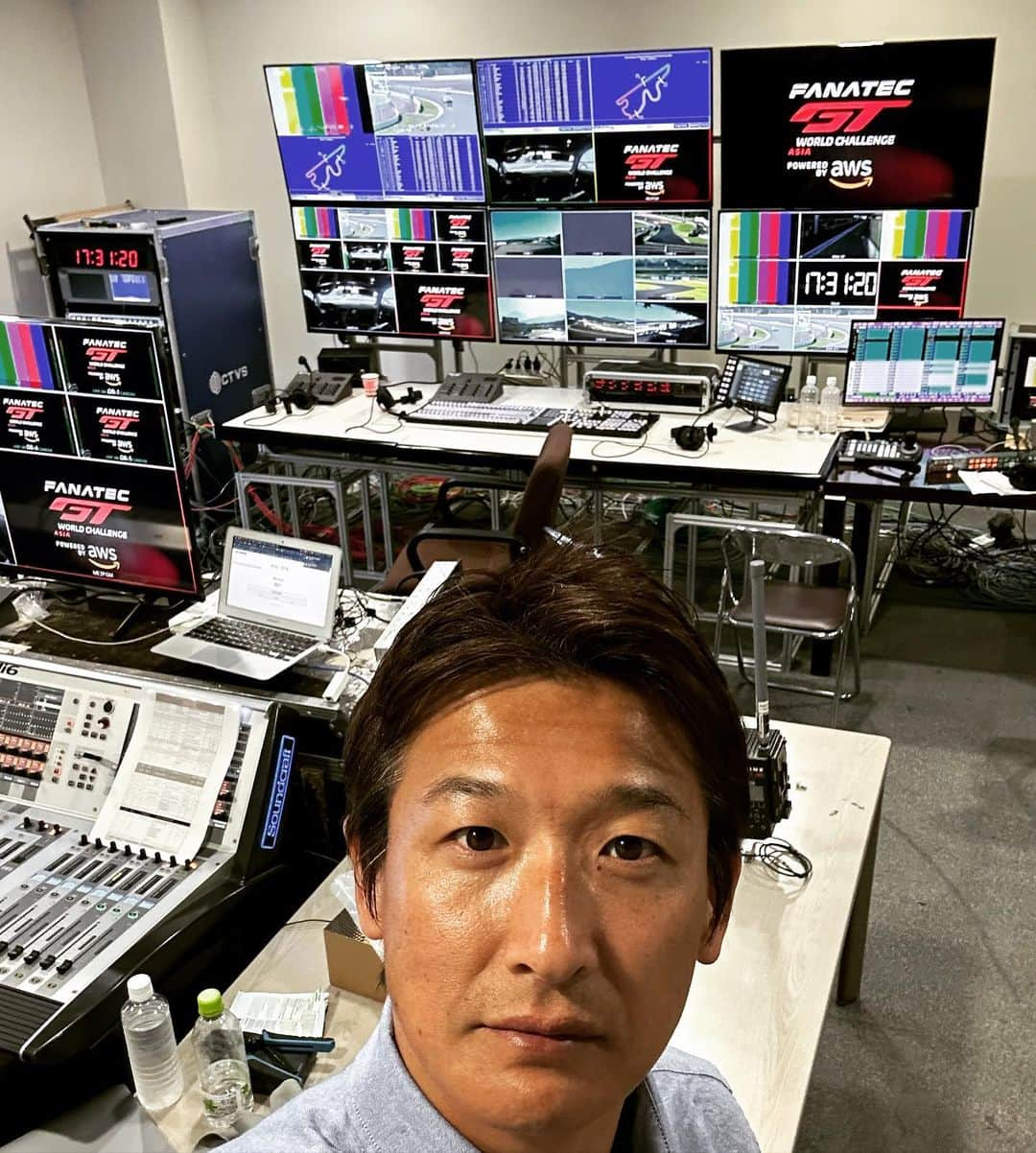 井出有治さんのインスタグラム写真 - (井出有治Instagram)「【FANATEC WORLD CHALLENGE ASIA 】 -Round2 Fuji  今回は🚗5台のマシンに搭載されました。  ピット内でリアルタイムに自チームのマシンの車載映像を観ることで、さらにレースをリアルに感じ楽しんでもらう事ができました。  明日もスタッフみんなと頑張ります👊🏼  #izcast #livestream #onboardcamera #realtime #リアルタイム車載映像配信 #高画質 #低遅延 #2023fanatecgtworldchallengeasia #fujispeedway」6月17日 22時31分 - yuji_ide_official