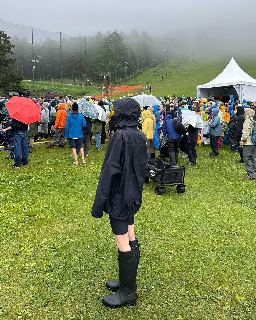 小嶋彩音さんのインスタグラム写真 - (小嶋彩音Instagram)「ㅤㅤㅤㅤㅤㅤㅤㅤㅤㅤㅤㅤㅤ @thecampbookfes 2日目☔️ 雨の中で聞く音楽もご飯も全部楽しかった！」6月17日 22時29分 - ayanekojima_