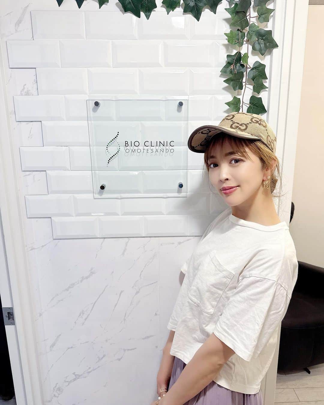 のインスタグラム：「結局、完璧なる美容って？？✨✨ ⁡ ⁡ ⁡ 極論、健康体でいることがいちばんの健康につながるって 意外と知られていなかったりするのよね((((･´ω`･)))) ⁡ ⁡ ⁡ ⁡ LUMILIEをやるようになって、更に美容について学びが楽しくなってきて、 いろんなことを知れば知るほど、美容とは奥深くて、 体のメンテナンスができてこそ、美容マスターと言える！！！ ⁡ ⁡ ⁡ ⁡ ⁡ 以前も一度お世話になった ⁡ BIO CLINIC ［ビオクリニック］表参道さんへ久しぶりに行ってきた❤️ ⁡ ⁡ ⁡ ⁡ ⁡ 栄養医学で病気の‘予防’と’根本改善’に取り組むクリニックさんで、健康と内側からの美しさをサポートしてくれるの！^ ^ ⁡ ⁡ ⁡ ⁡ 分子栄養医学血液検査というのを、初体験してきて ⁡ 採血の結果が出たから聞いてきたんだけど、特に数値が少なかったのが鉄でした、、、、 ⁡ ⁡ ⁡ ⁡ この分子栄養医学血液検査というのは、 ⁡ カウンセリングと採血をもとに、人それぞれに足りない栄養素［糖質・ミネラルやビタミン・タンパク質］や組織のダメージ［体の炎症・細胞の酸化ストレス・自律神経のバランス・解毒機能］を調べる検査 (税込12,000円-, 診察料別) ⁡ ⁡ だよーー((((･´ω`･))))💓 ⁡ ⁡ ⁡ 人によってダイエットも合う合わないがあるし、 人によって健康にさらになるものが分かれる。 ⁡ ⁡ いろんなことが知れて、何が取りすぎなのか、何が足りないのか、 すごく、具体的にわかるので、 自分だけのカルテを作りに是非体験してみてね！！！！ ⁡ ⁡ ⁡ 勉強しにきてる塾の生徒みたいな動画になってるけど、本当面白すぎてすごい聞き入っちゃうのw ⁡ ⁡ 16分くらいの動画の一部をお見せします^ ^ ⁡ ⁡ まじ面白いから是非先生に会いに行ってみてね💓 ⁡ ⁡ ⁡ Bioクリニックは、他にもいろんなことができるし、とにかくいろんな知識がつきます^ ^！ ⁡ ⁡ ⁡ ⁡ ⚫︎フードアレルギー検査/メディカルファスティング/重金属デトックス/カンジダダイエット/無添加点滴/エイジングケア/リトリートプログラム」