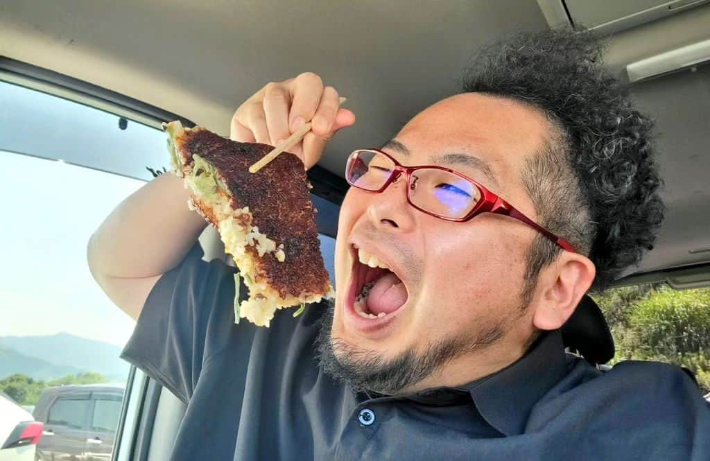ケニチさんのインスタグラム写真 - (ケニチInstagram)「山菜おこわのおこげめっちゃ美味しい‼️車なのでビールは呑めないがつまみになる味🍺 限定なのですぐに無くなる見たいです☺️ #餅屋のおこわ　#おこげ　#昼ごはん　#ケニチ」6月17日 13時50分 - kenichiosaka