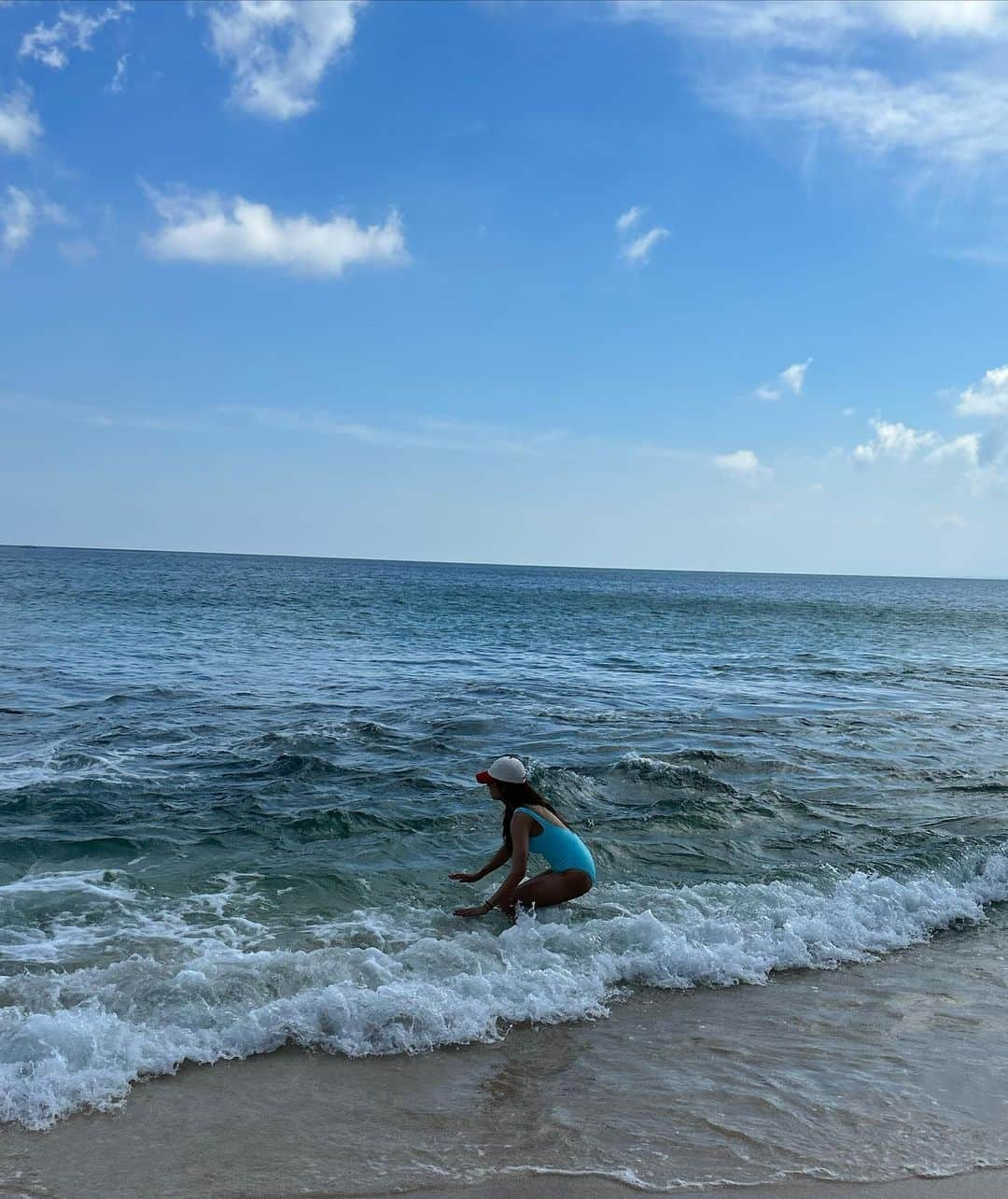 ソン・ダムビさんのインスタグラム写真 - (ソン・ダムビInstagram)「🌊🌊❤️♥️」6月17日 14時00分 - xodambi