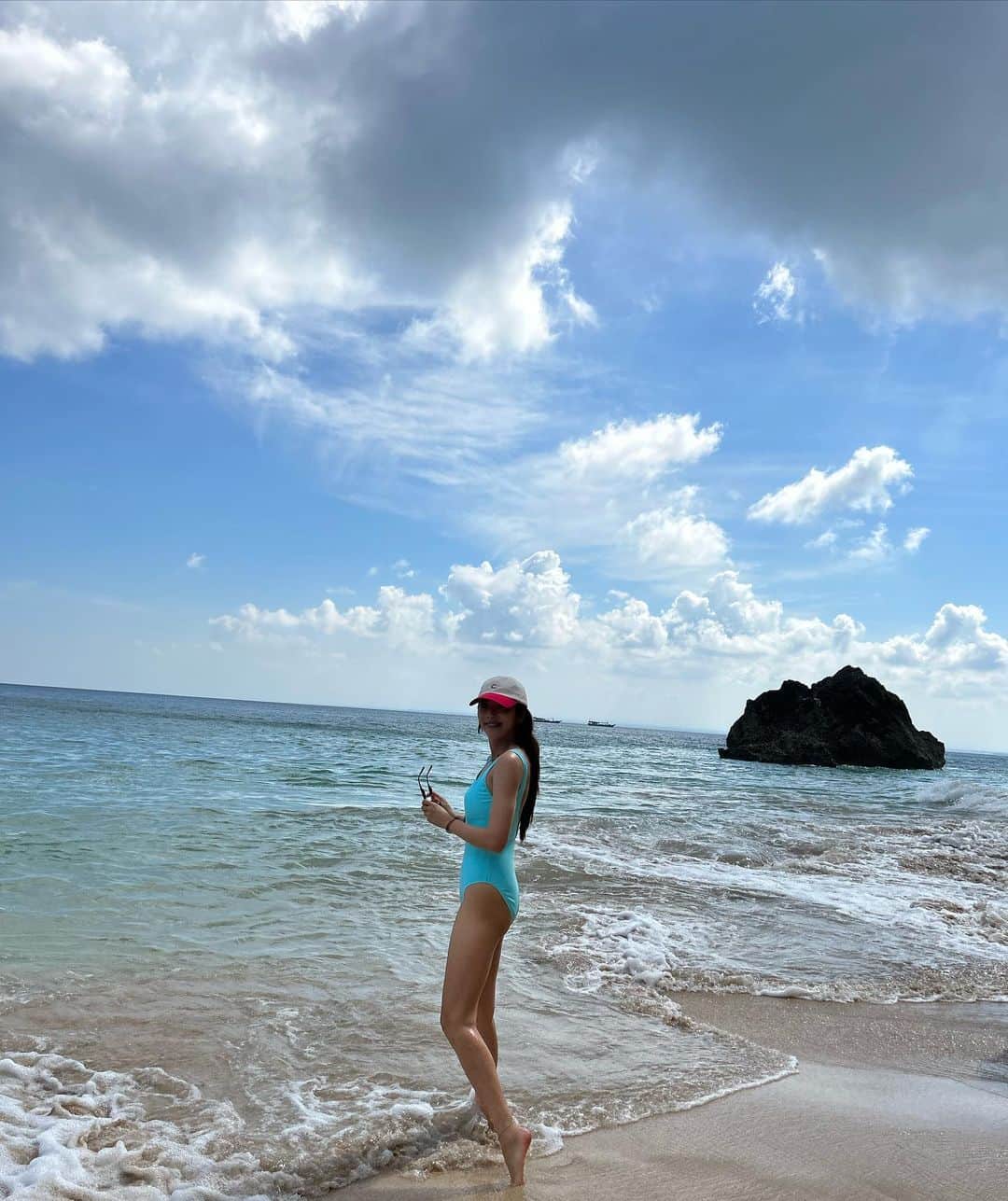 ソン・ダムビさんのインスタグラム写真 - (ソン・ダムビInstagram)「🌊🌊❤️♥️」6月17日 14時00分 - xodambi