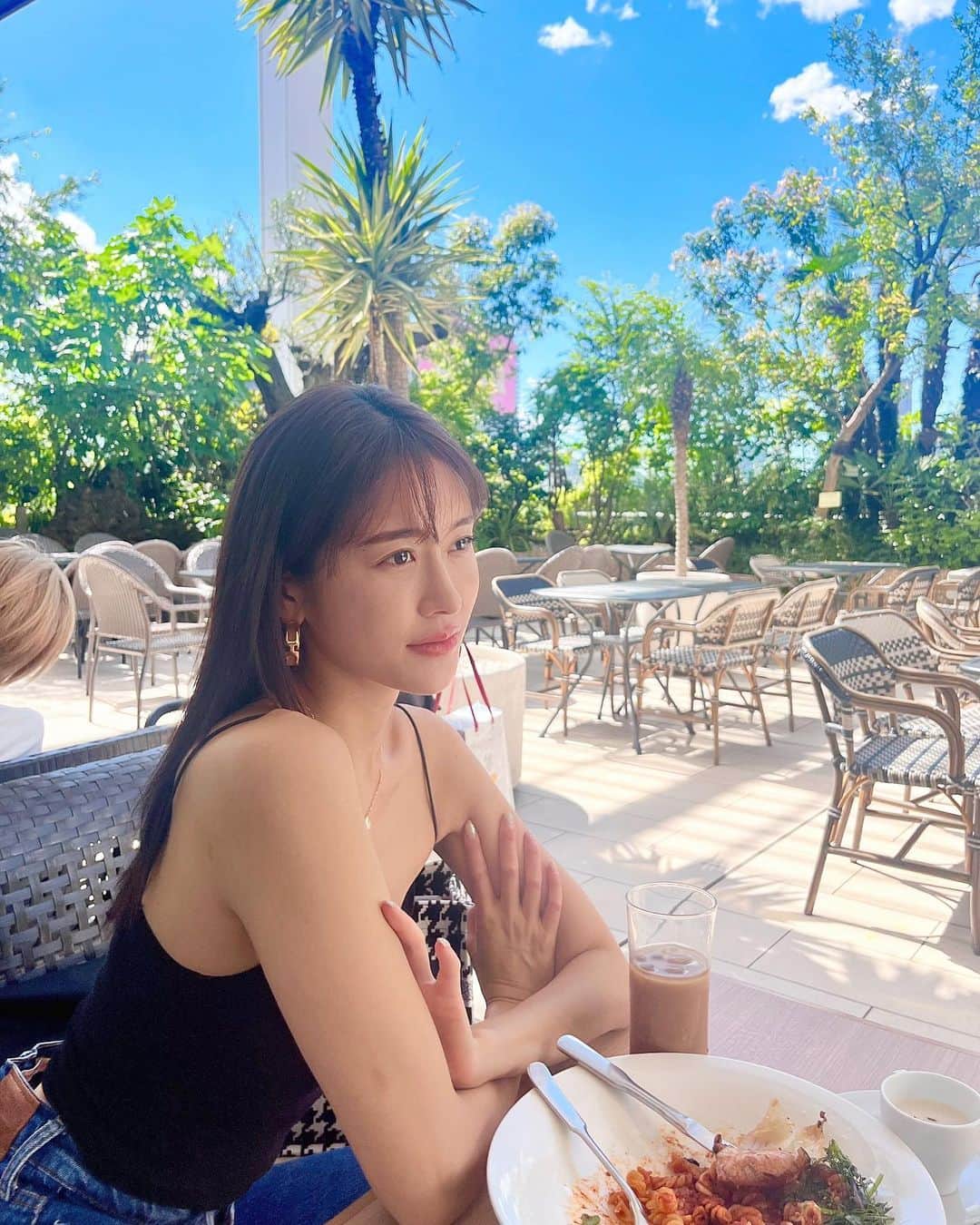 川口優菜のインスタグラム：「. I have a dream🔫💓⚠️ 私には成し遂げたい目標がある☺️🔫  Live your own life, not someones. あなたの人生を生きよう。 人の人生ではなく。  Sometimes it is hard to accept the truth. but once it is accepted,you will see a new life vision🔫  現実を受け入れることは、時には悲しいけれど。 受け入れてしまえば、新しい道となる。  絶望はチャンス💓  feeling goooooddddd #YUNAŚCHOICE」