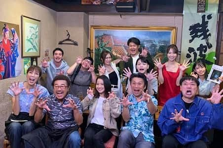 奥村美香さんのインスタグラム写真 - (奥村美香Instagram)「前に撮影した映画が フジテレビさんに映画紹介される事になりました✨ 具志堅さん、大林素子さんと一緒のシーンに出演してます😉 居酒屋店員役です🥺 今年中に公開予定です✨  番組名「ぽかぽか」 番組MC（ハライチ、神田愛花） ６月２０日（火） 放送１１：５０－１３：５０ ゲスト出演：EXILE NAOTO （EXILEと並行して三代目J Soul Brothersリーダー）  今回の放送で、 沖縄国際映画祭2023正式出品作品 『風が通り抜ける道』監督/脚本：田中壱征 の映画本編紹介とシーン紹介があります✨ カンヌ映画祭にも受賞しました✨  是非、お楽しみにして頂けたらと存じます✨✨  #映画　#映画祭  #カンヌ映画祭  #フジテレビ  #映画好きな人と繋がりたい  #女優  #演技  #居酒屋」6月17日 14時18分 - okumura.mika